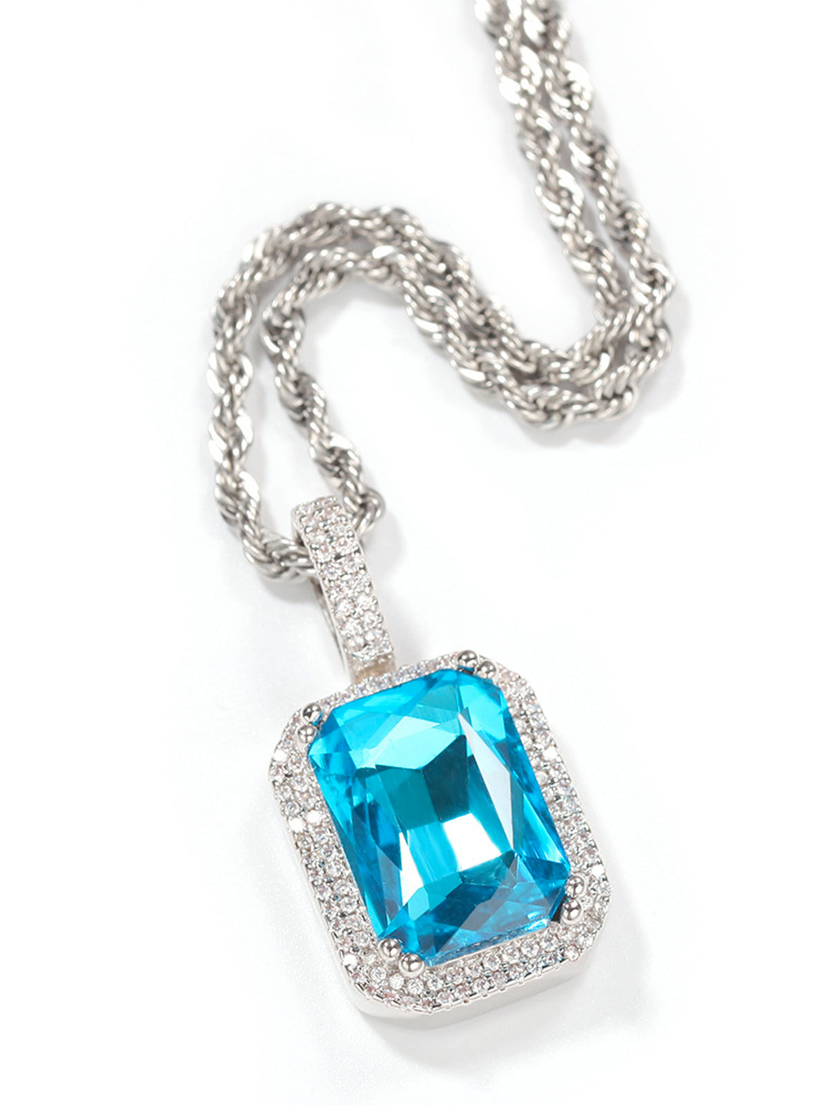 Collier en pierres précieuses carrées fluorescentes