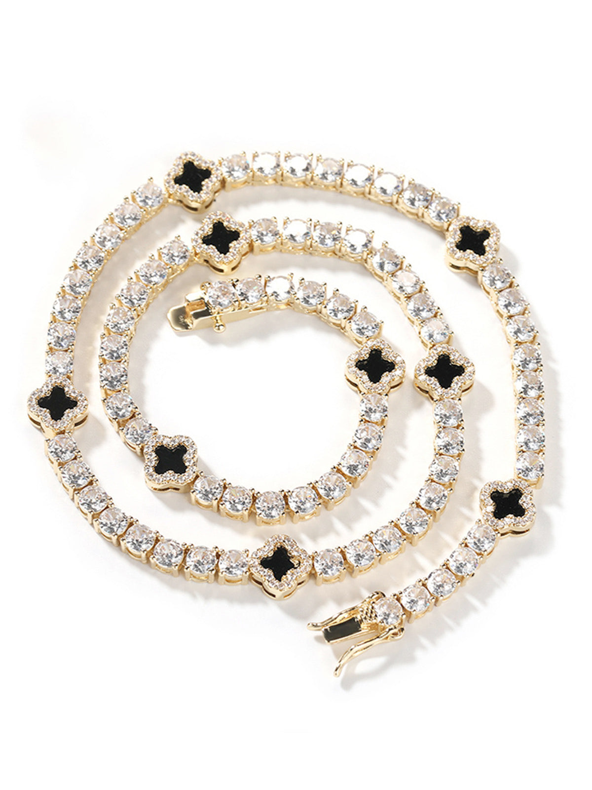 Exquisite diamond-studded clover pendant necklace