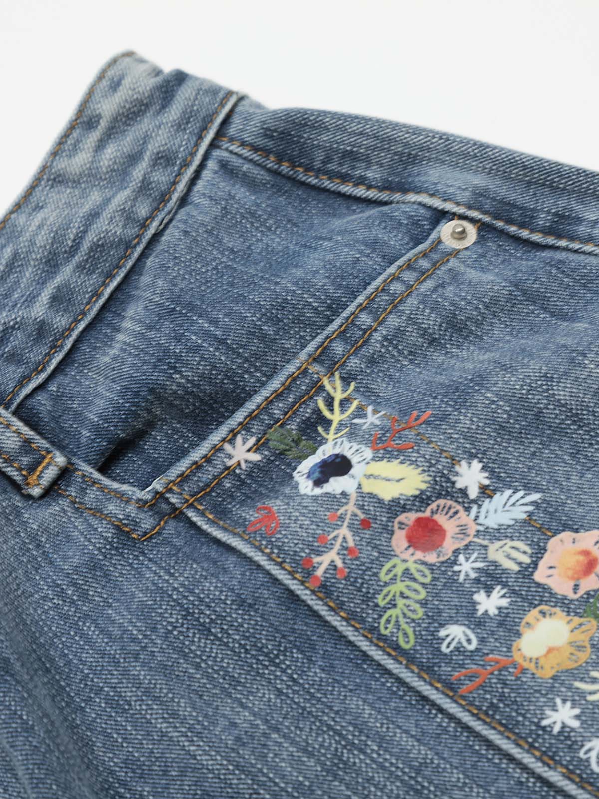 Unique Print Design Straight-Cut Mid-Split Jeans