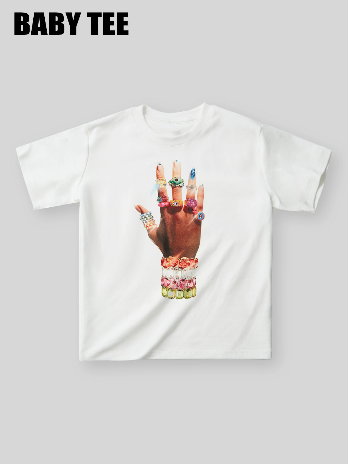 T-shirt bébé avec bracelet et bague colorés