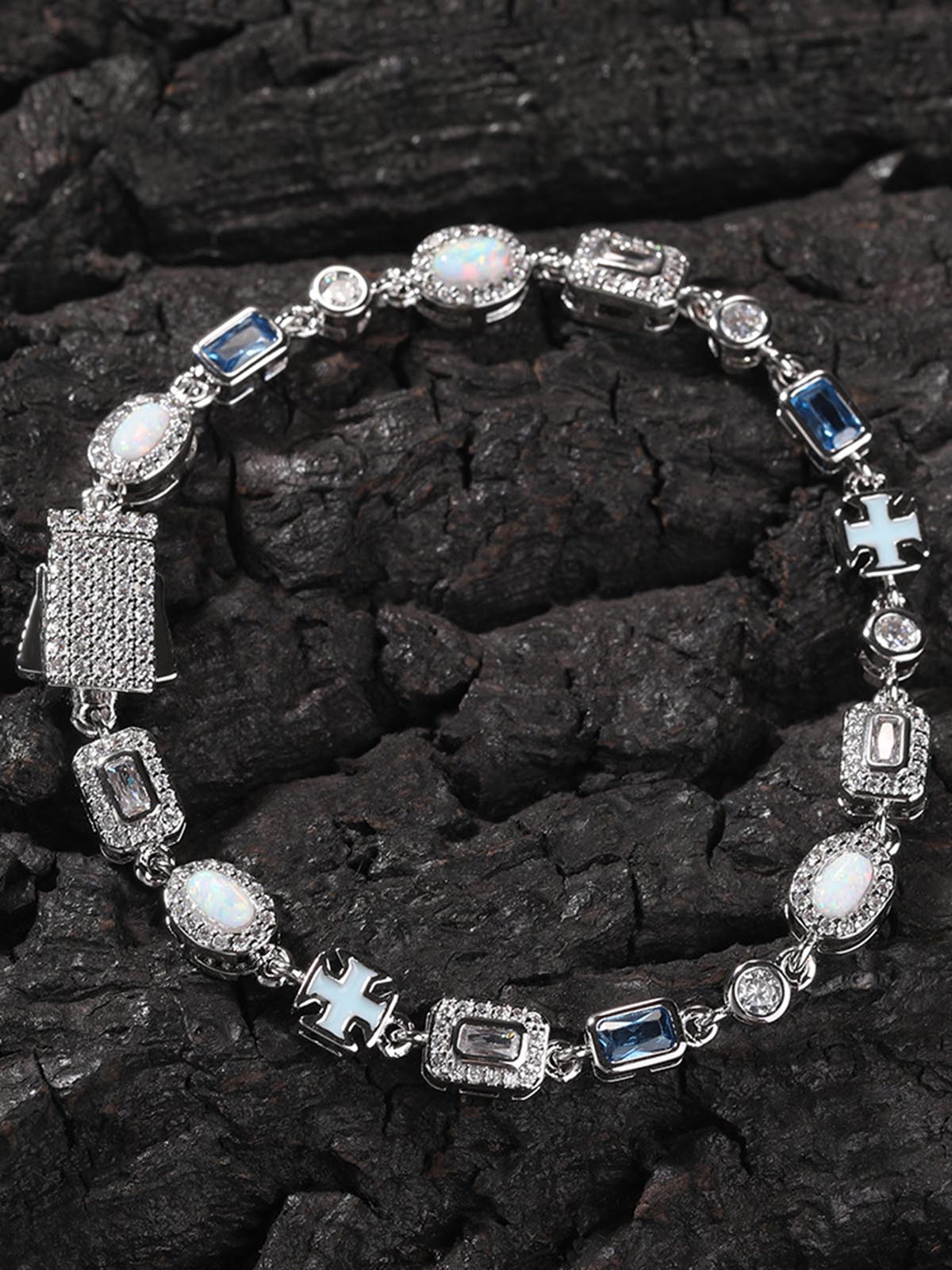 Blue-Toned Colored Gemstone Simple and Fresh Versatile Bracelet