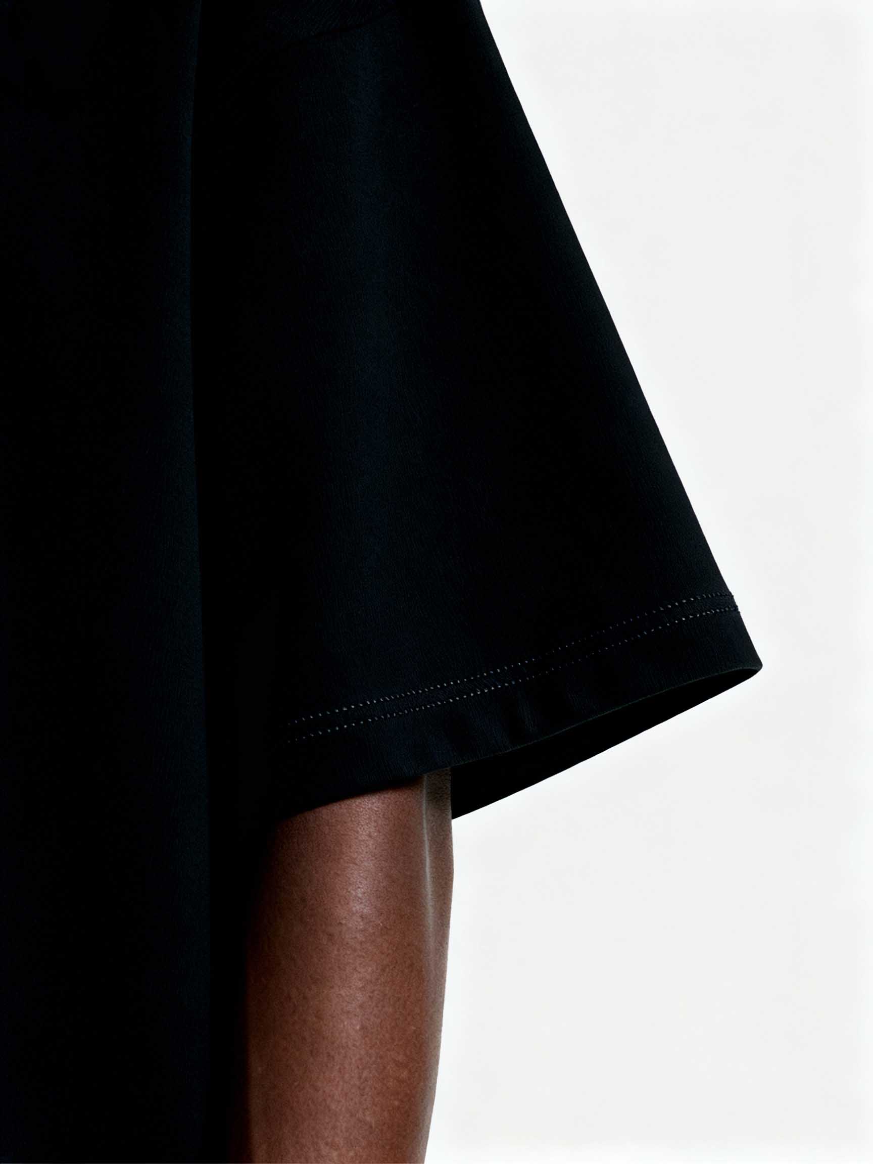 NOISSEY® Original Stealth Boxy Oversized Tee V1.0