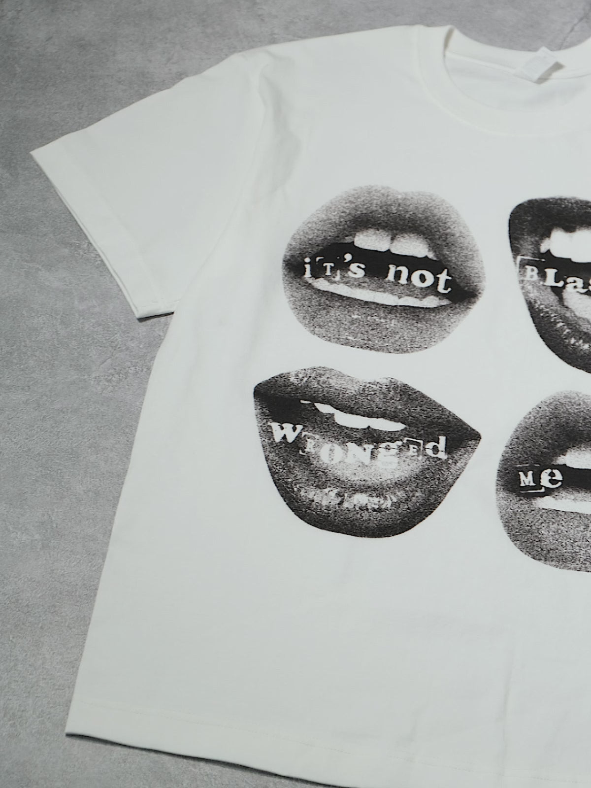 T-shirt imprimé lèvres et texte BOUNCE BACK©