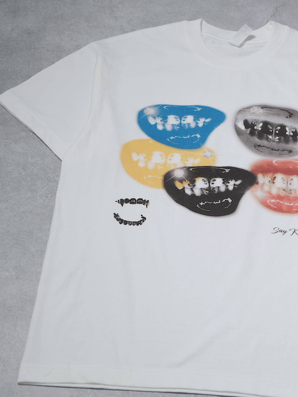 BOUNCE BACK© Colorful Lip Print T-shirt