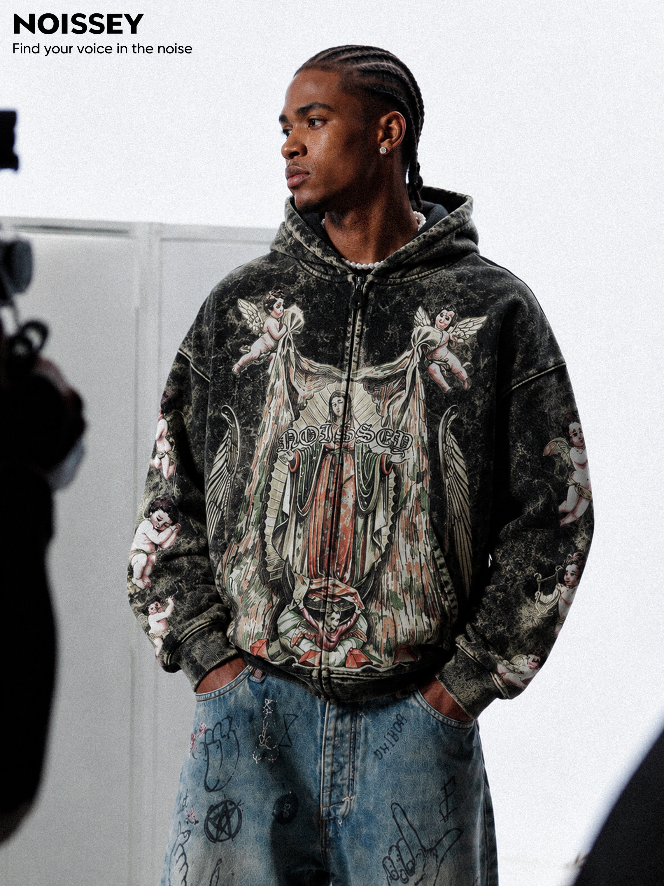 NOISSEY Vintage Washed Virgin Mary & Angels Graphic Boxy Zip-Up Hoodie - Acid Wash Black