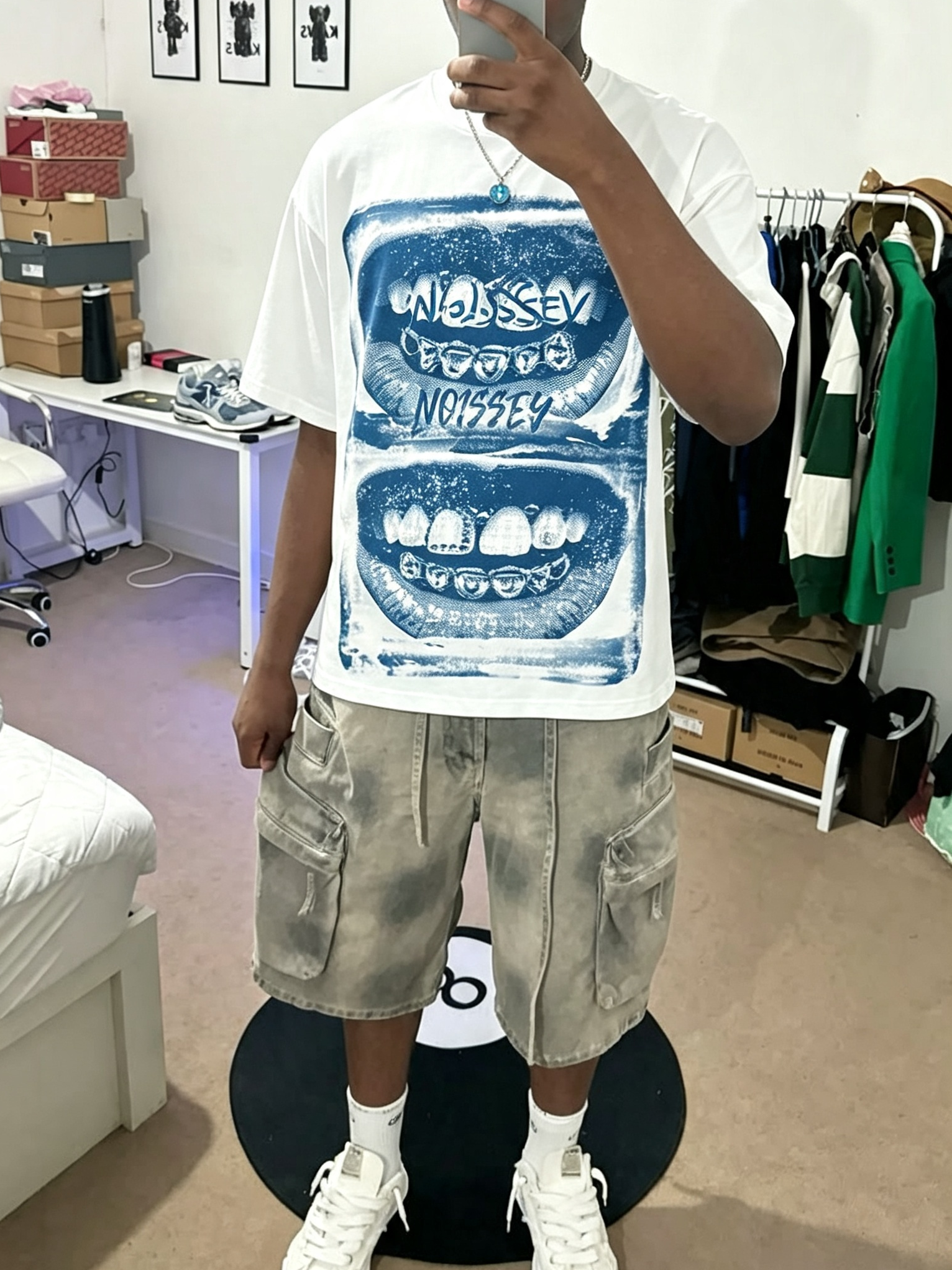 NOISSEY Blue Screen & Diamond Grillz Lips Boxy T-Shirt