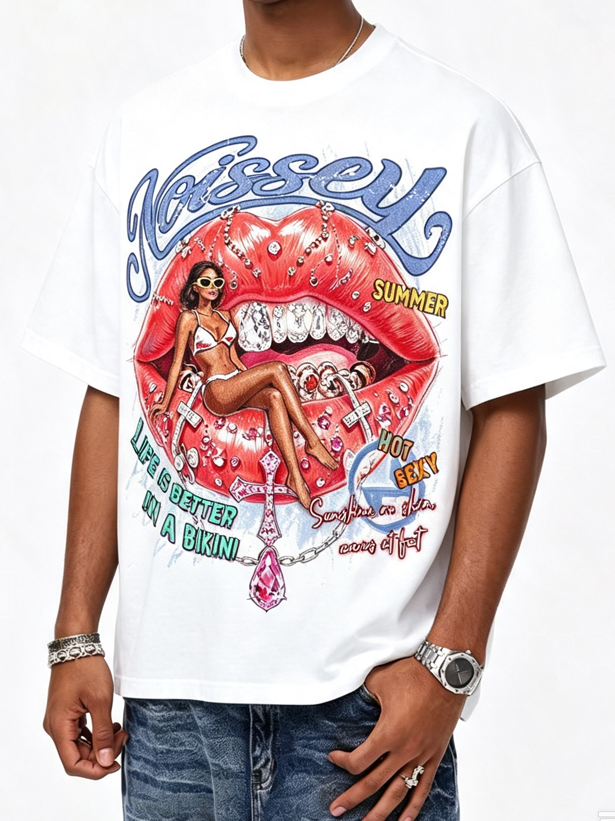 NOISSEY American Graffiti Bikini Girl & Diamond Lips Graphic T-Shirt - Pure White