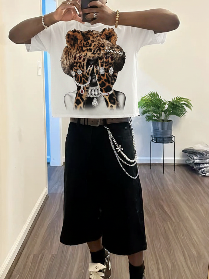 Boxy oversized T-shirt Leopard Girl and Her Diamond Jewelry Print