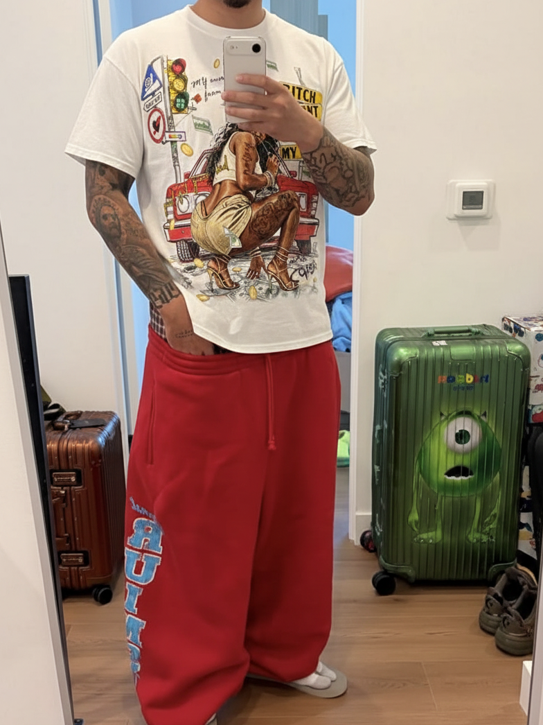 NOISSEY Vintage Red Car & Tattooed Girl Graphic T-Shirt - White Oversized Streetwear Tee