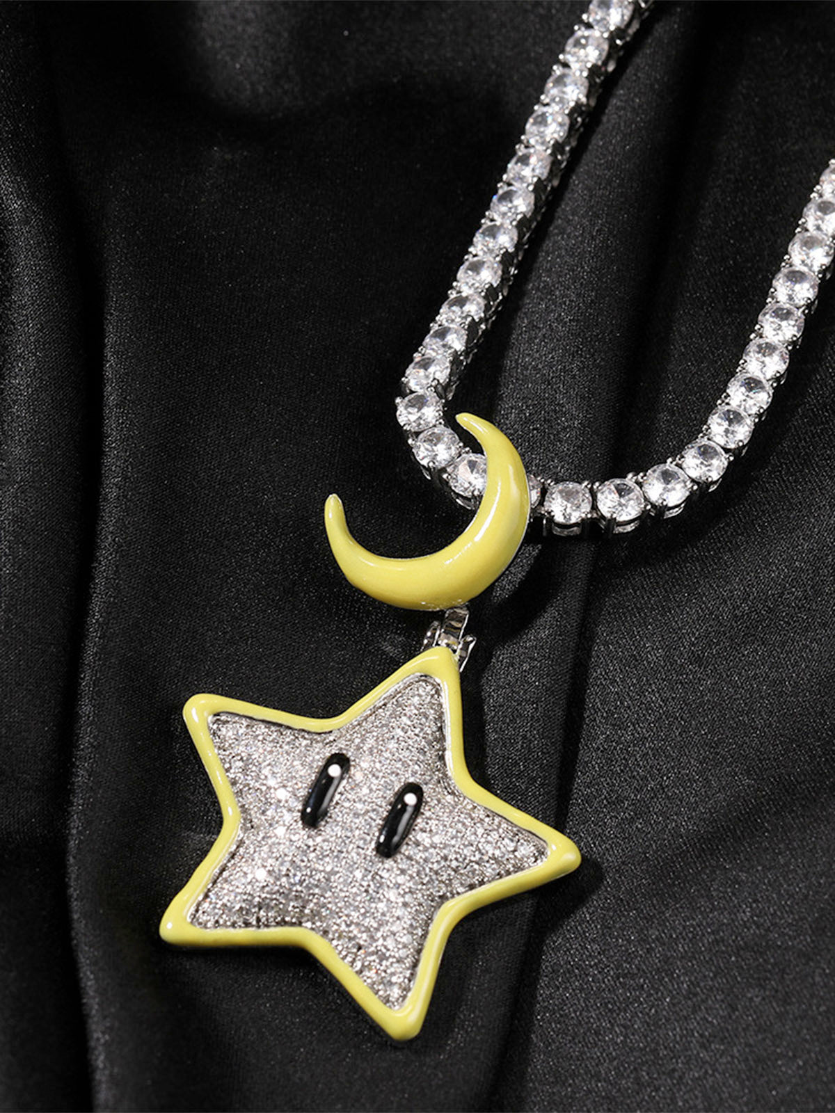 Collier Hip-hop avec étoile brillante de nuit de dessin animé et strass