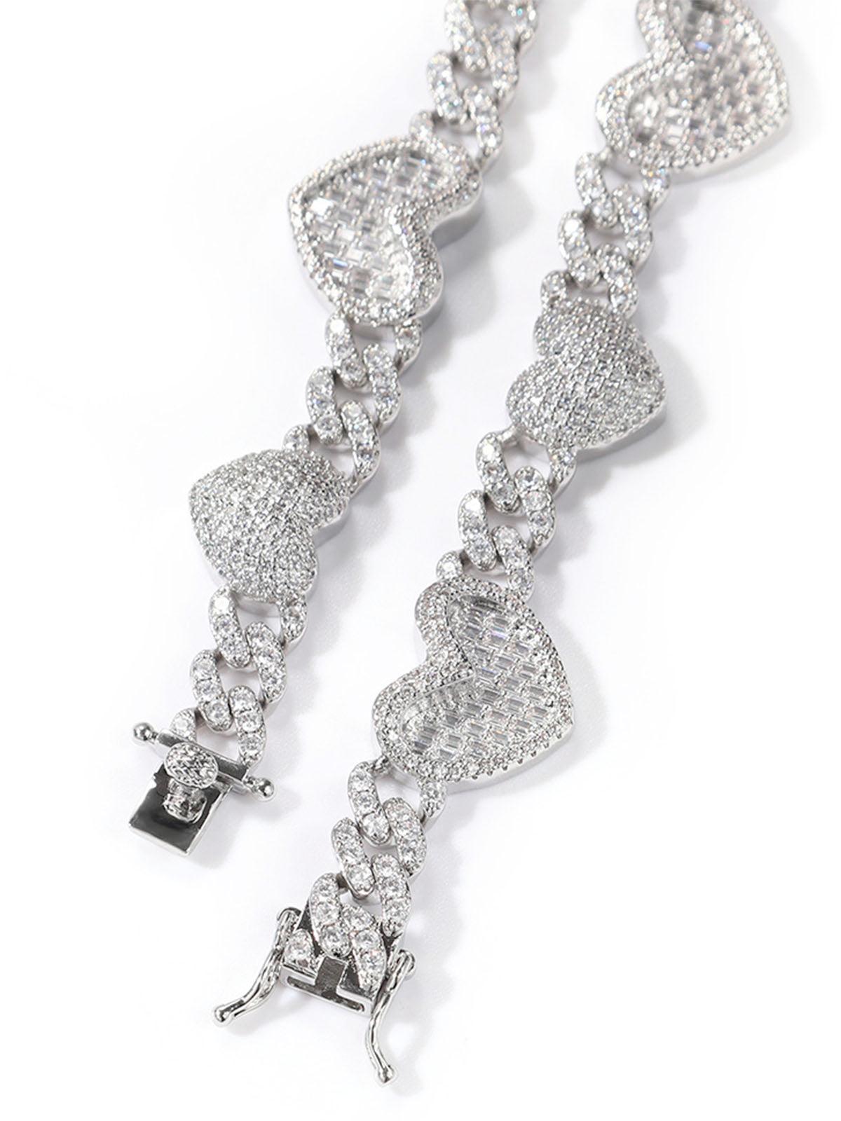 Collier de luxe léger en zircon en forme de cœur