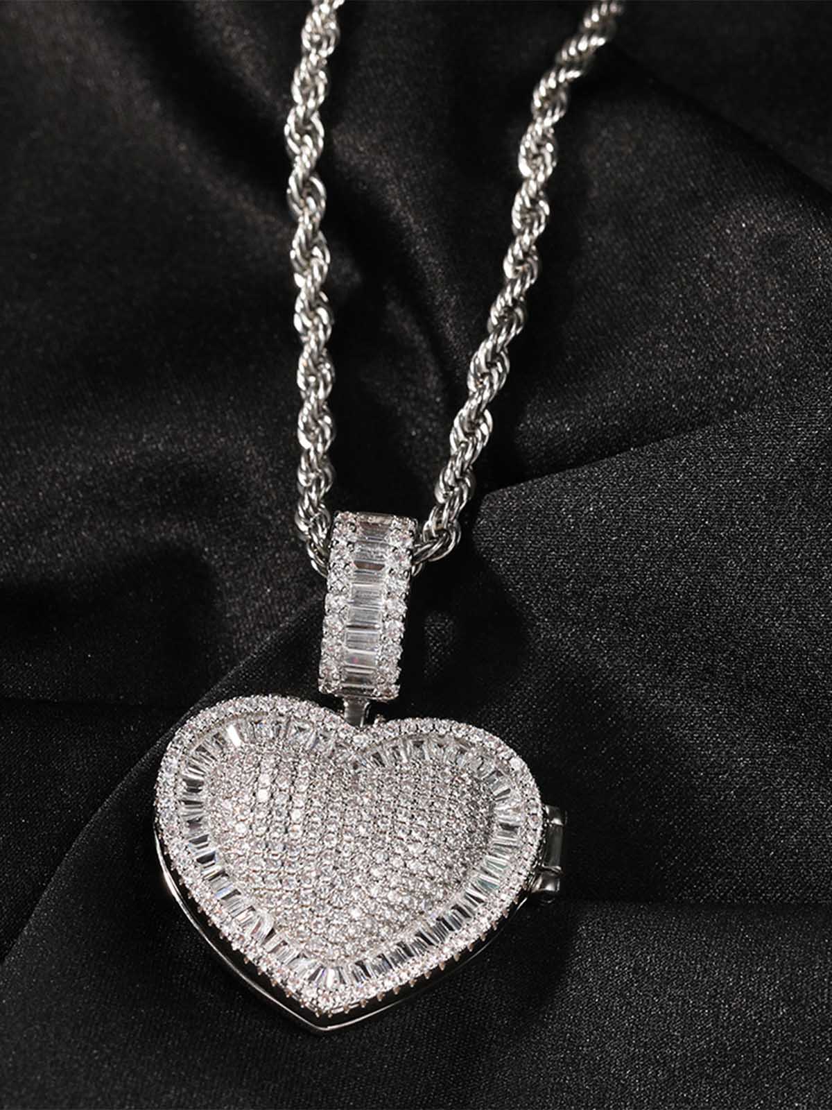 Flip-cover heart photo frame pendant necklace