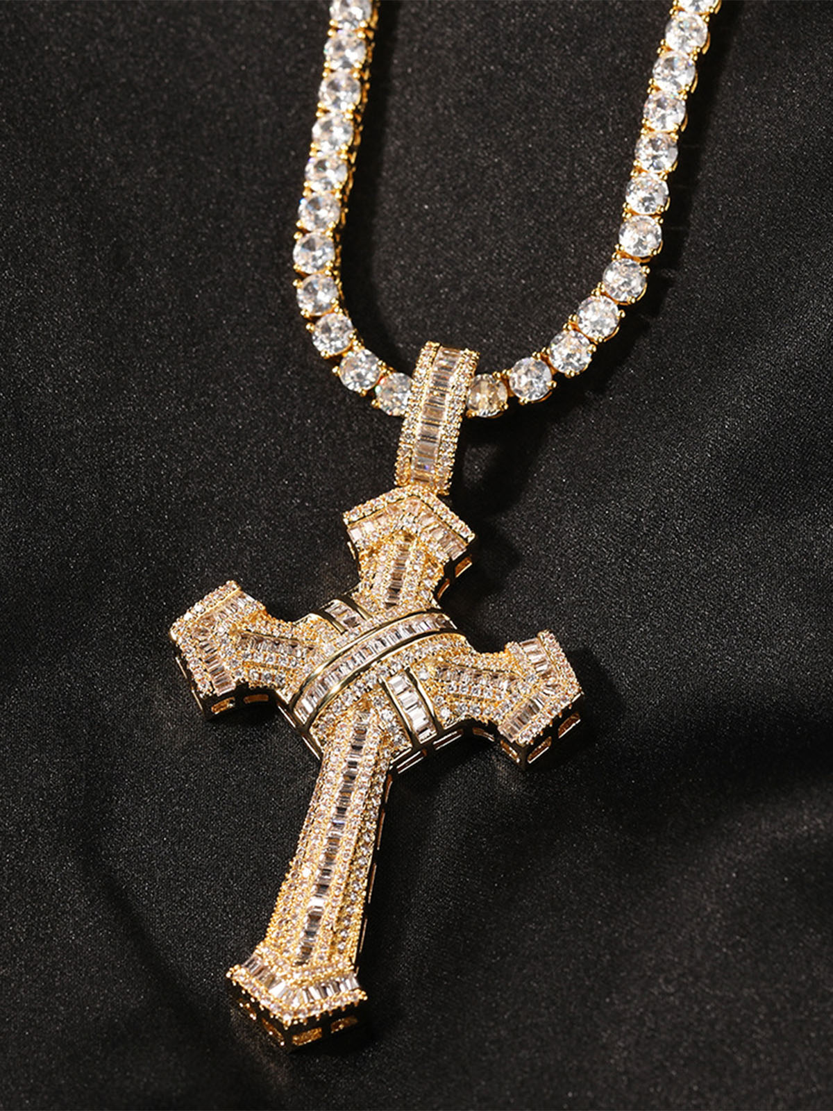 Cross Pendant Copper-Inlaid Zircon Necklace