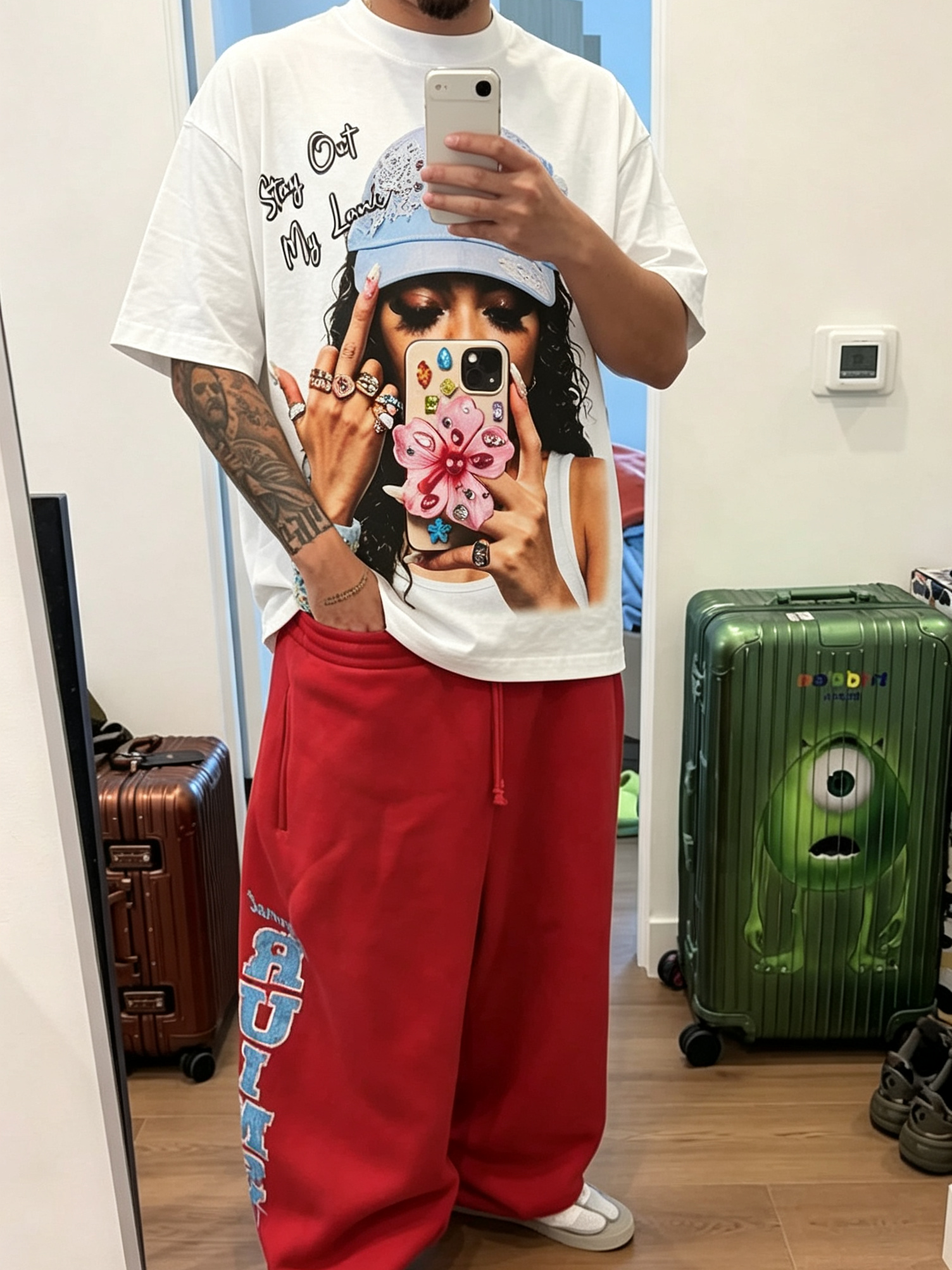 NOISSEY Y2K Lace Cap & Gem Flower Phone Case Graphic Oversized Tee (Crisp White)
