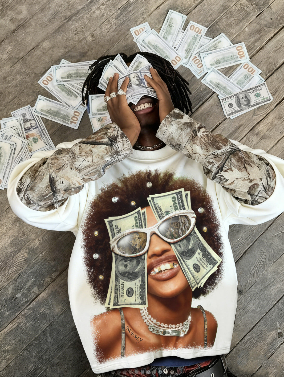 "All we need is money" print Real Tree long-sleeved shirt