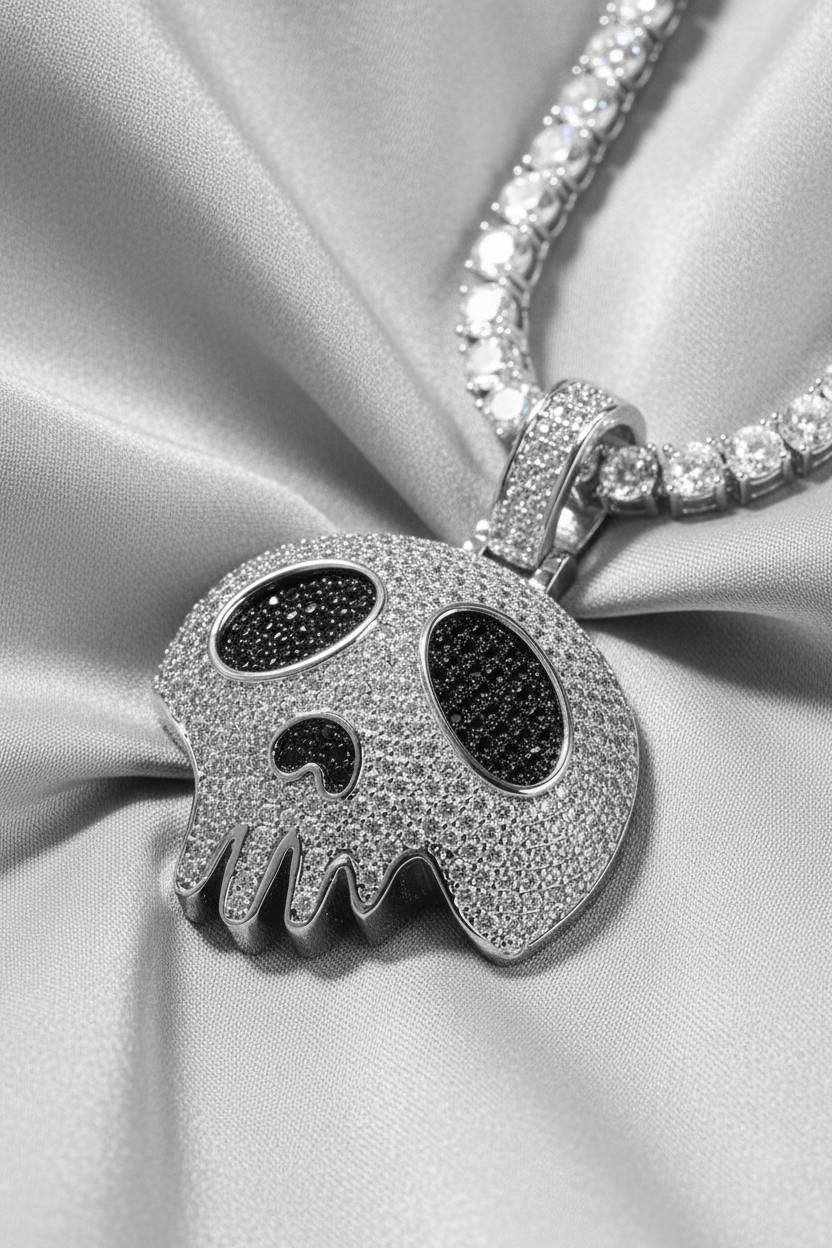 满钻骷髅项链细节图1 - 斜拍