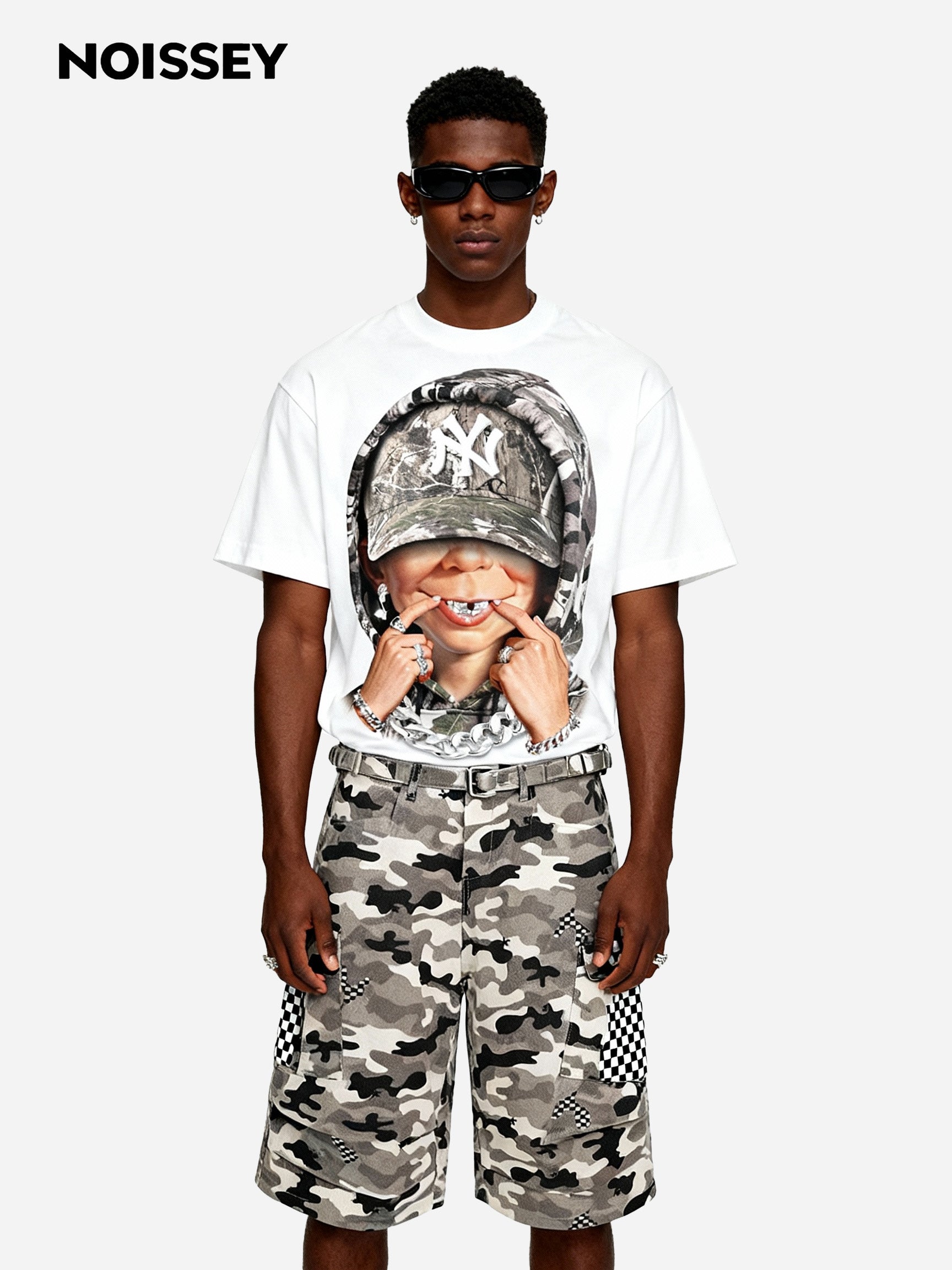 Bad boy with tree-pattern camouflage hood print T-shirt
