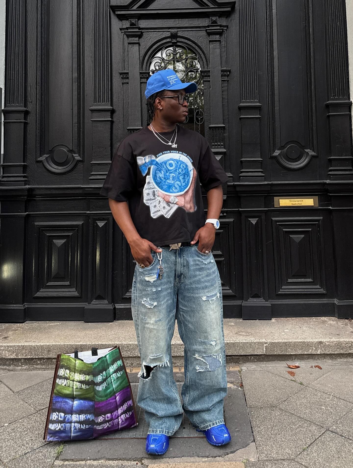 Boxy Oversized T-shirt "Cheers to Money"