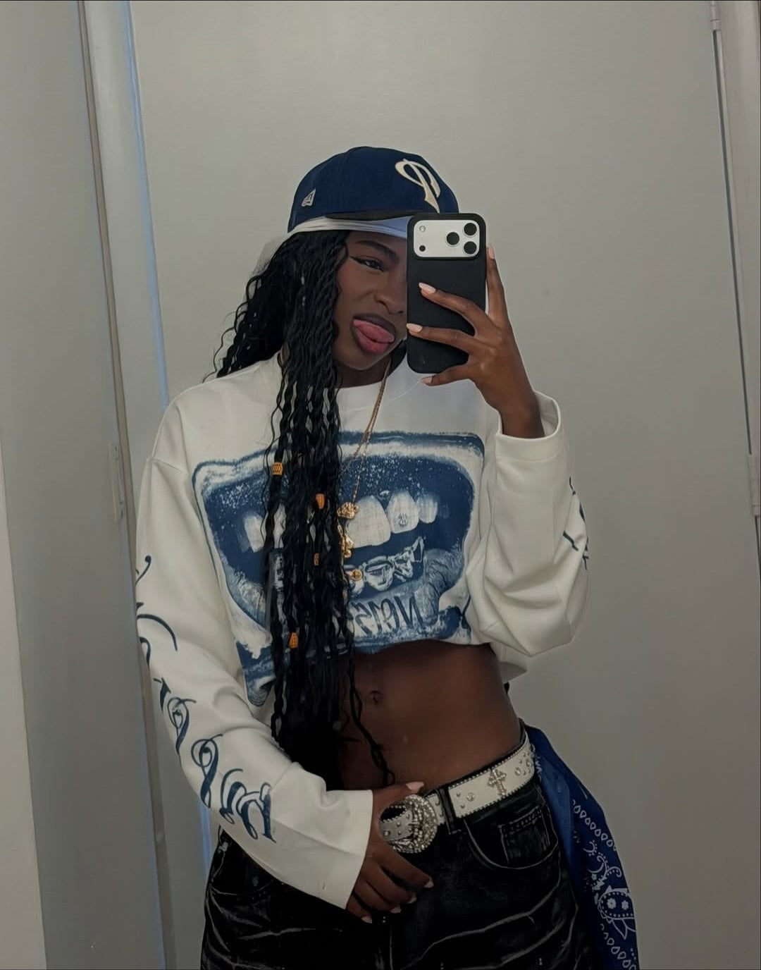 "ARCHIVAL GRILLZ" SCREEN-PRINT CREWNECK – VINTAGE BLUE OVERSIZED LONG SLEEVE