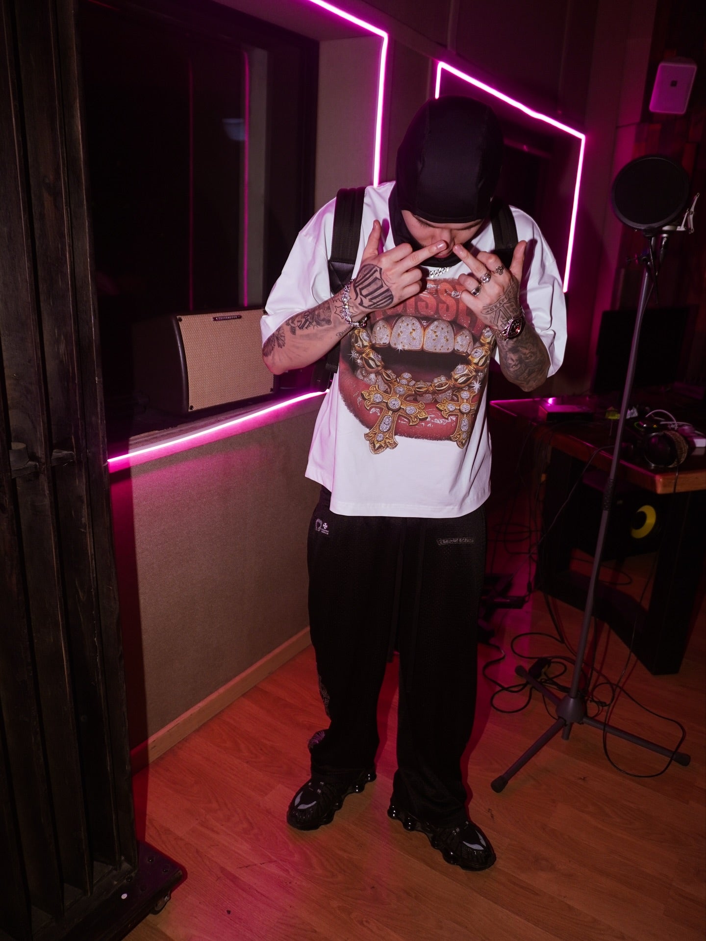 NOISSEY "Gold Cross Chain" Grillz Cooling Boxy Tee