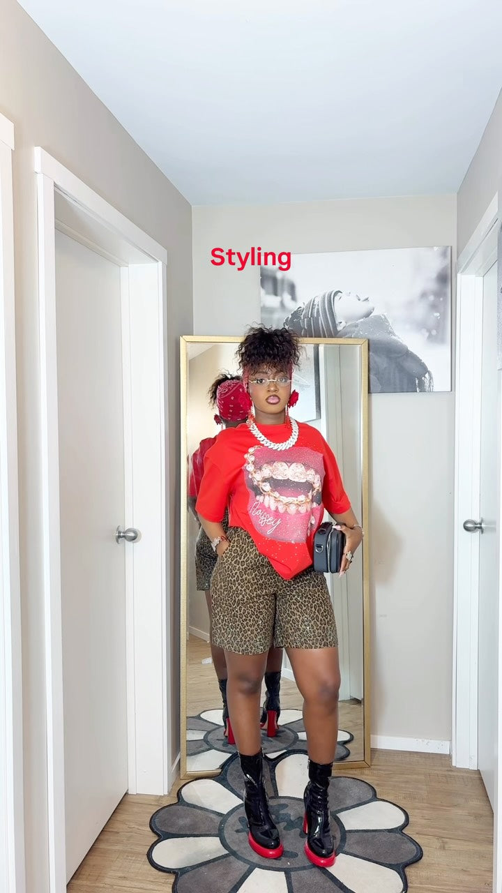 NOISSEY Y2K Bling Red Lips & Gold Chain Rhinestone T-Shirt - Red 255G Boxy Oversized Fit