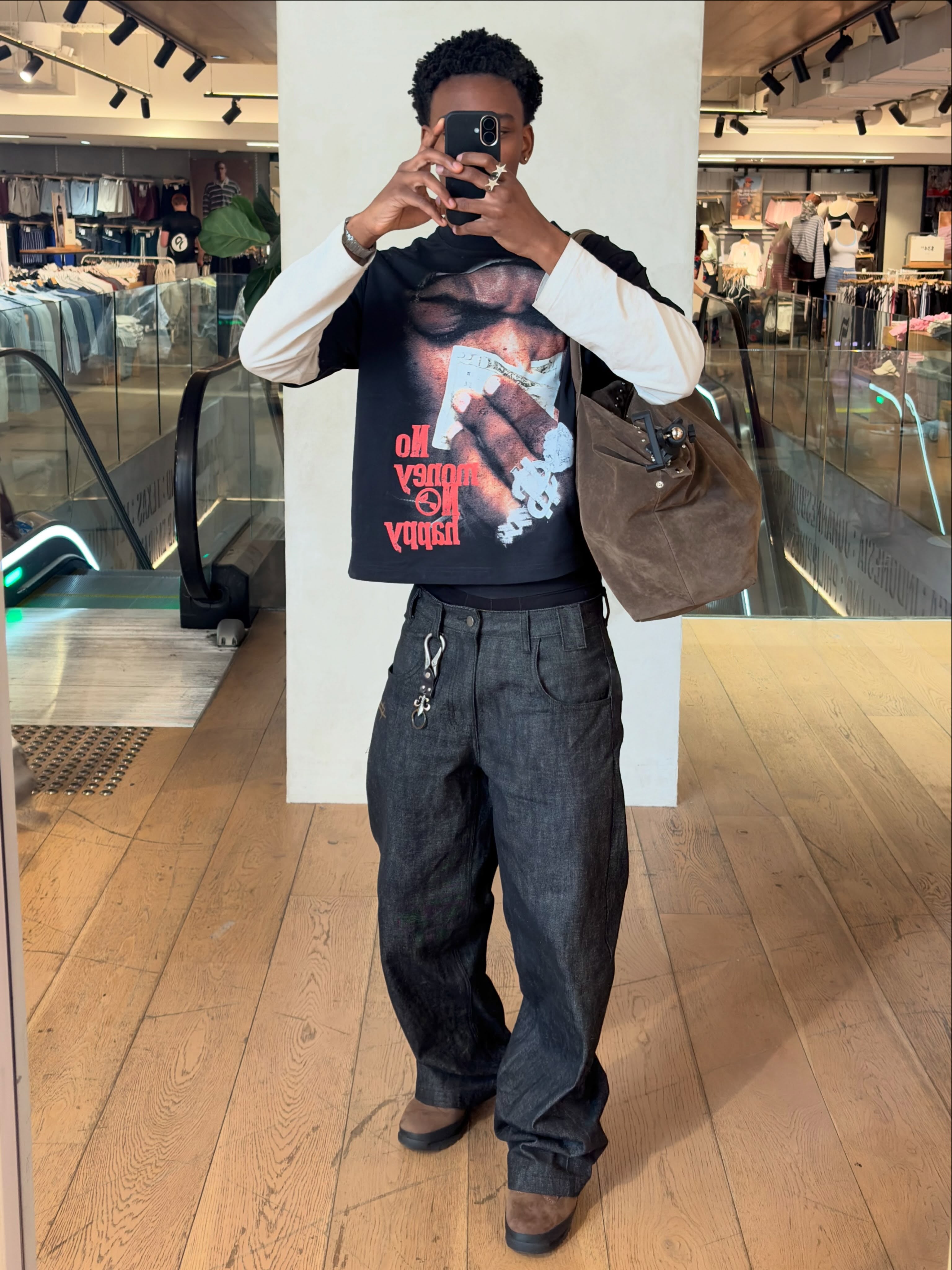 NOISSEY Grafisches Vintage-Rap-Porträt-T-Shirt „No Money No Happy“ – Onyxschwarz