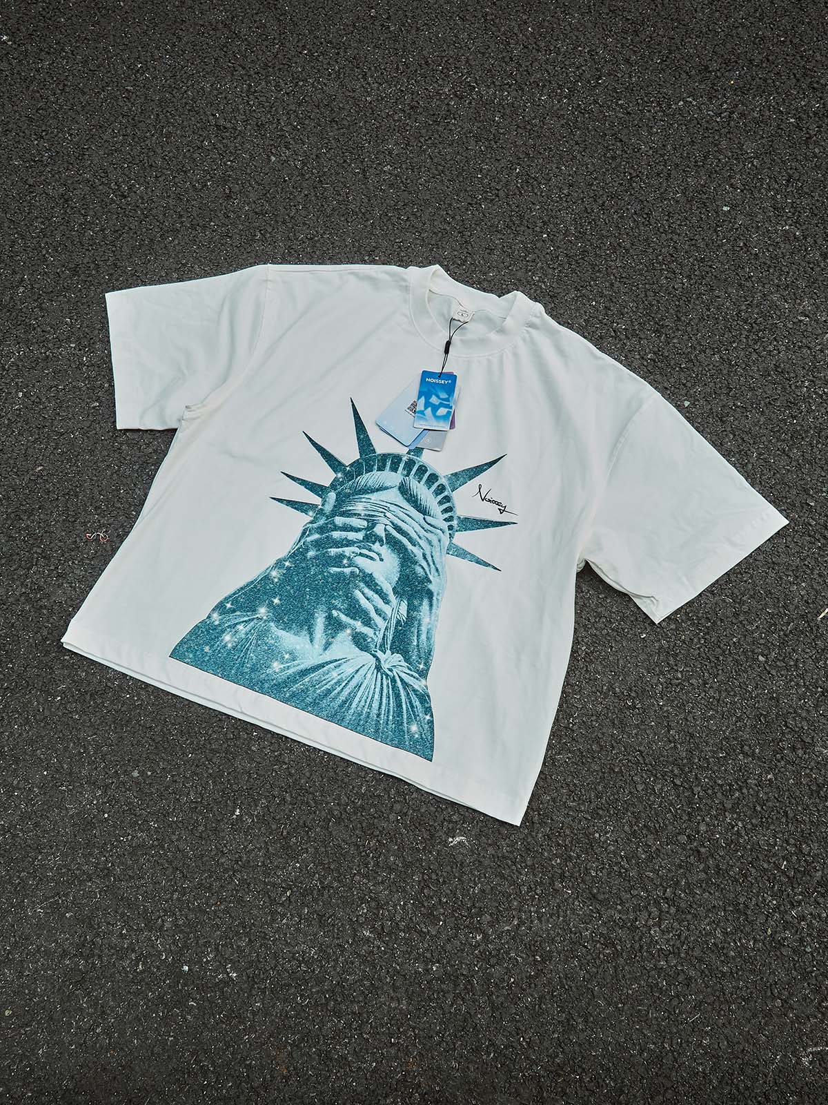 NOISSEY "Liberty Blinded" Glittering Cooling Boxy Tee
