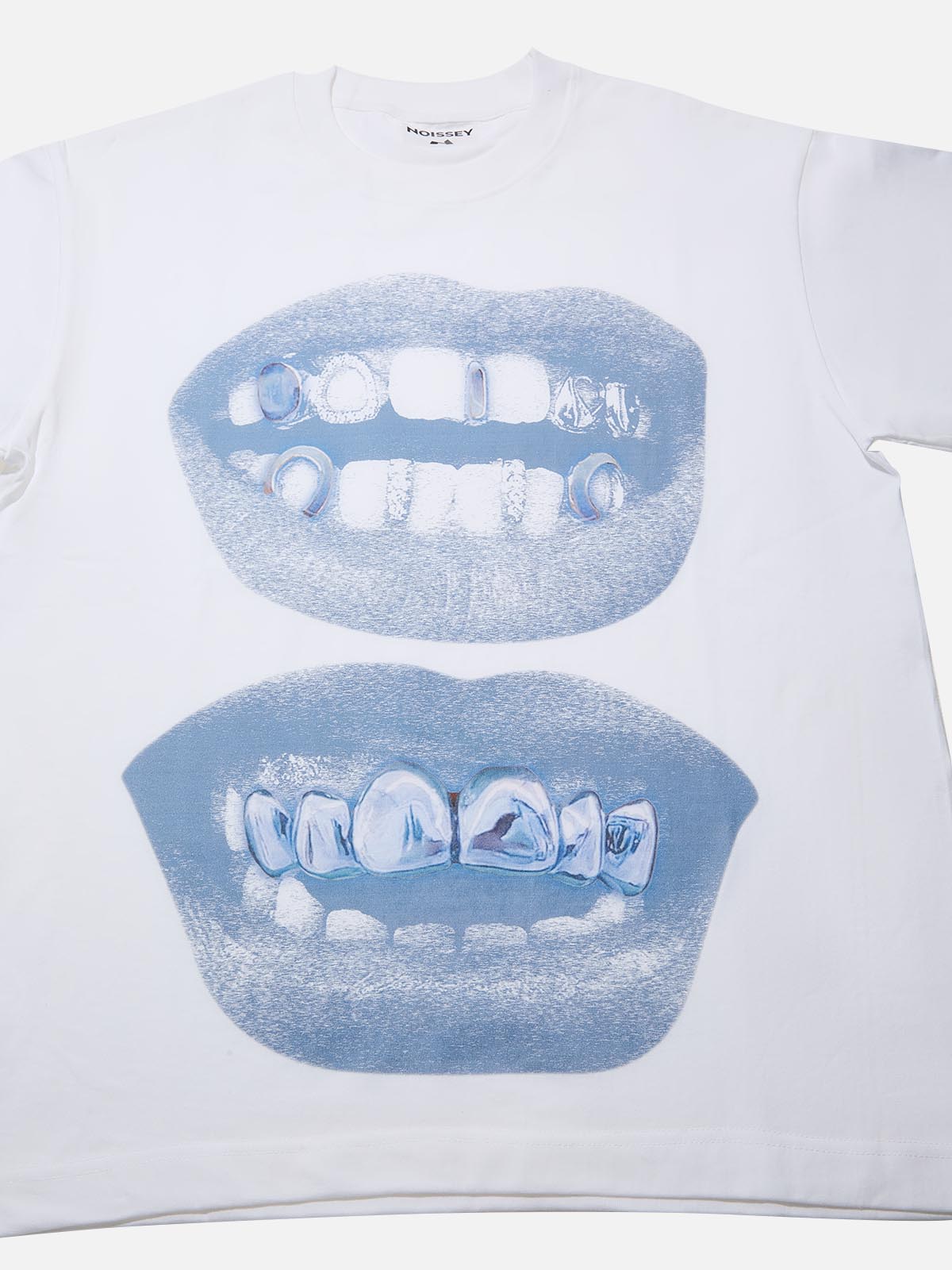 BOUNCE BACK© Retro Blue Lips Grills Print Tee