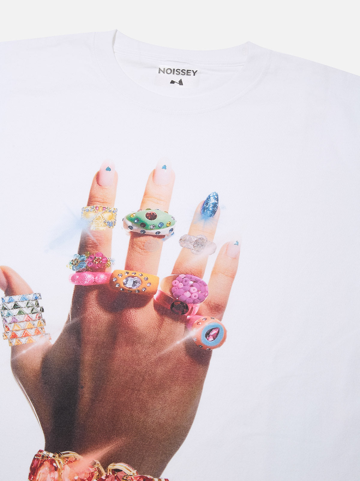 T-shirt BOUNCE BACK© avec bracelet et bague artistiques colorés