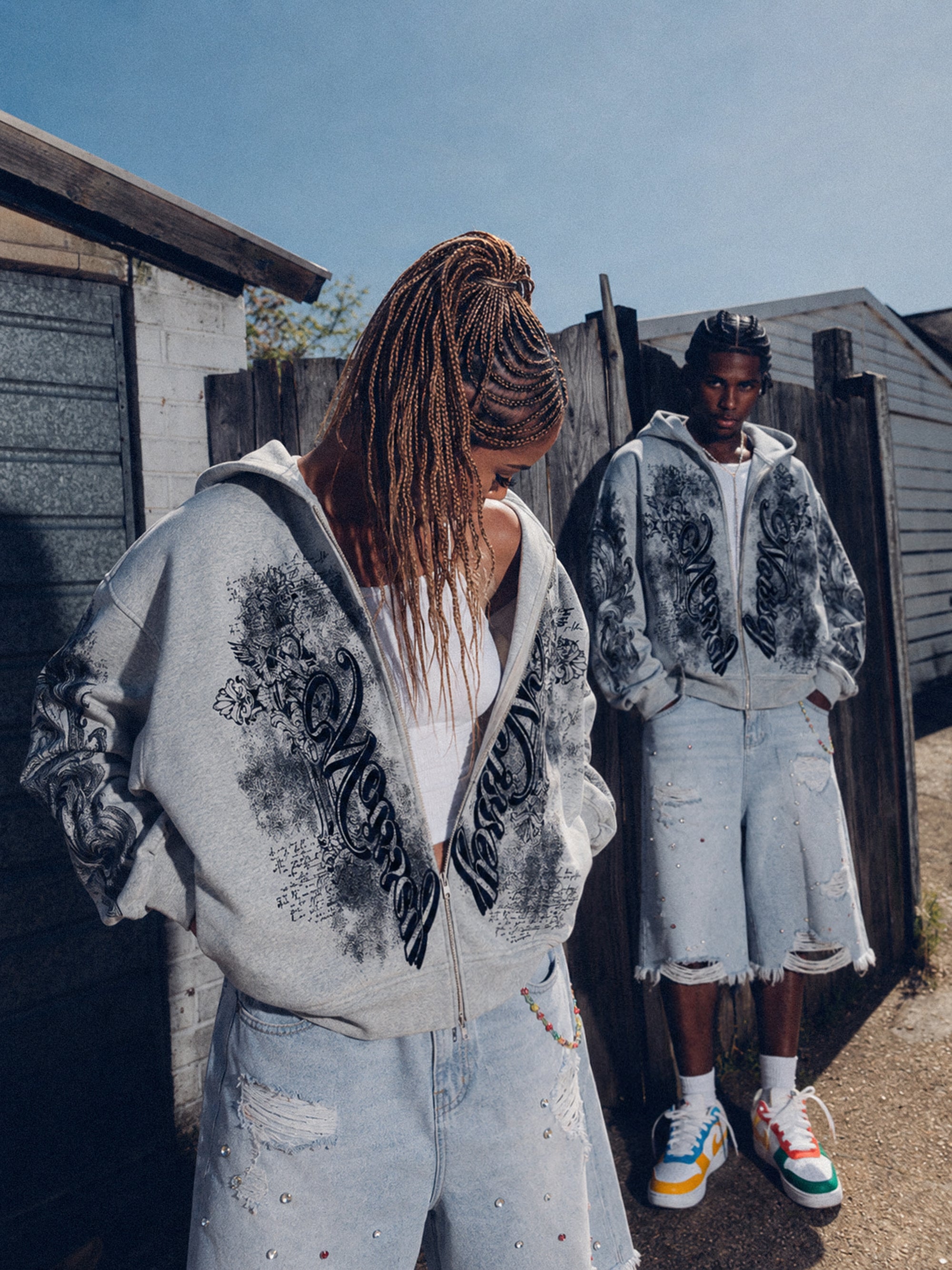 NOISSEY Vintage Washed Baroque Carving &amp; Script Full-Zip Hoodie - Acid Wash Grey