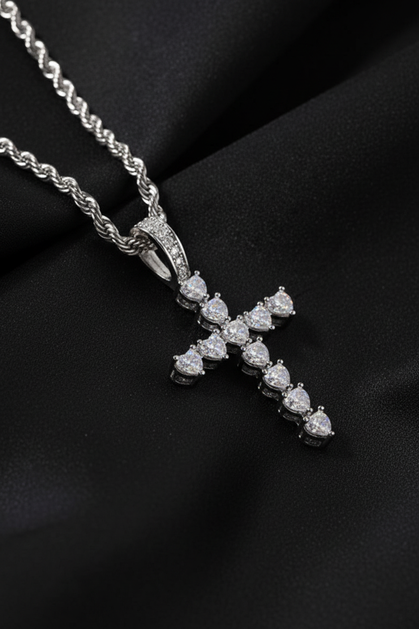 麻花链心形十字架细节图4 - 侧面斜拍