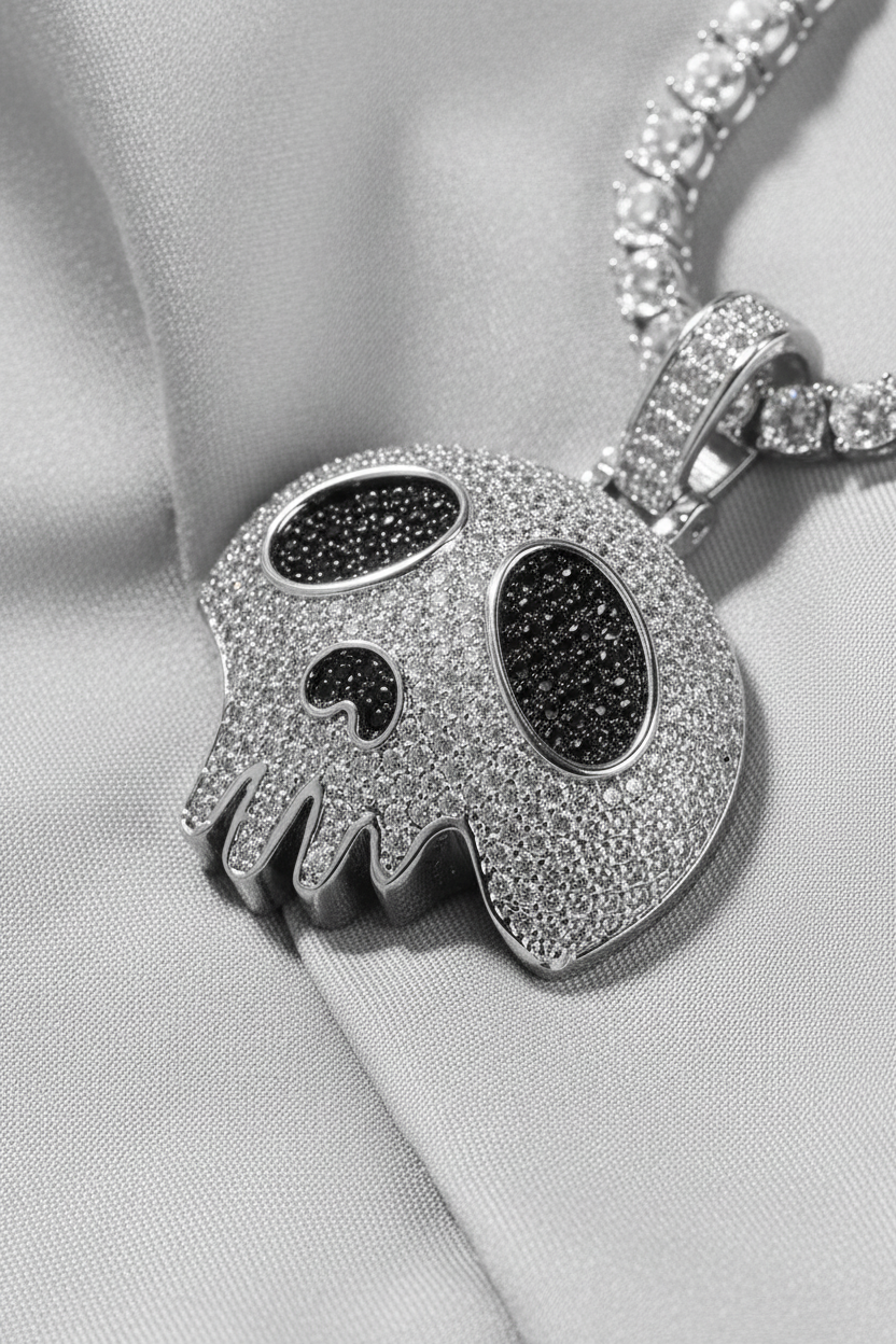 满钻骷髅项链细节图4 - 侧面斜拍