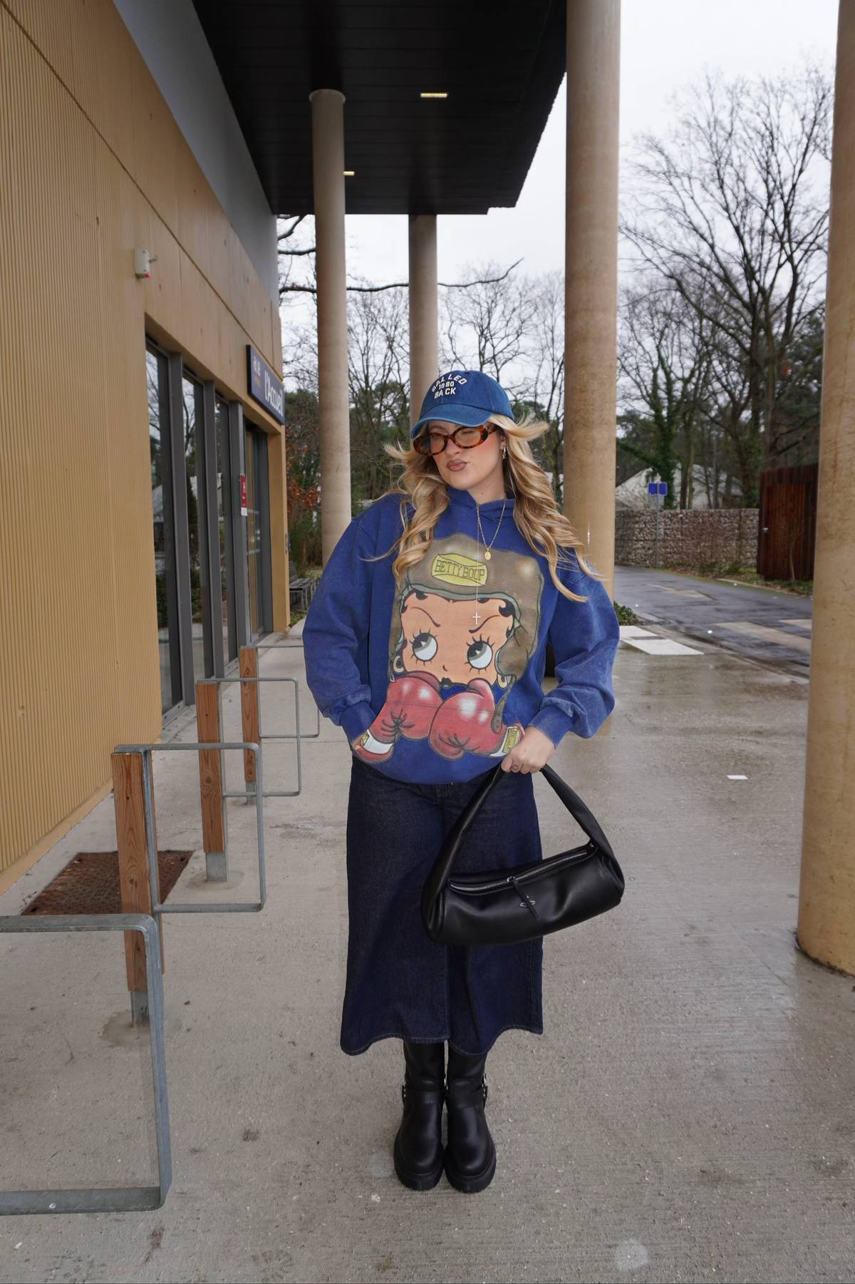 NOISSEY Heavyweight 425g "Boxing Girl" Vintage Wash Hoodie