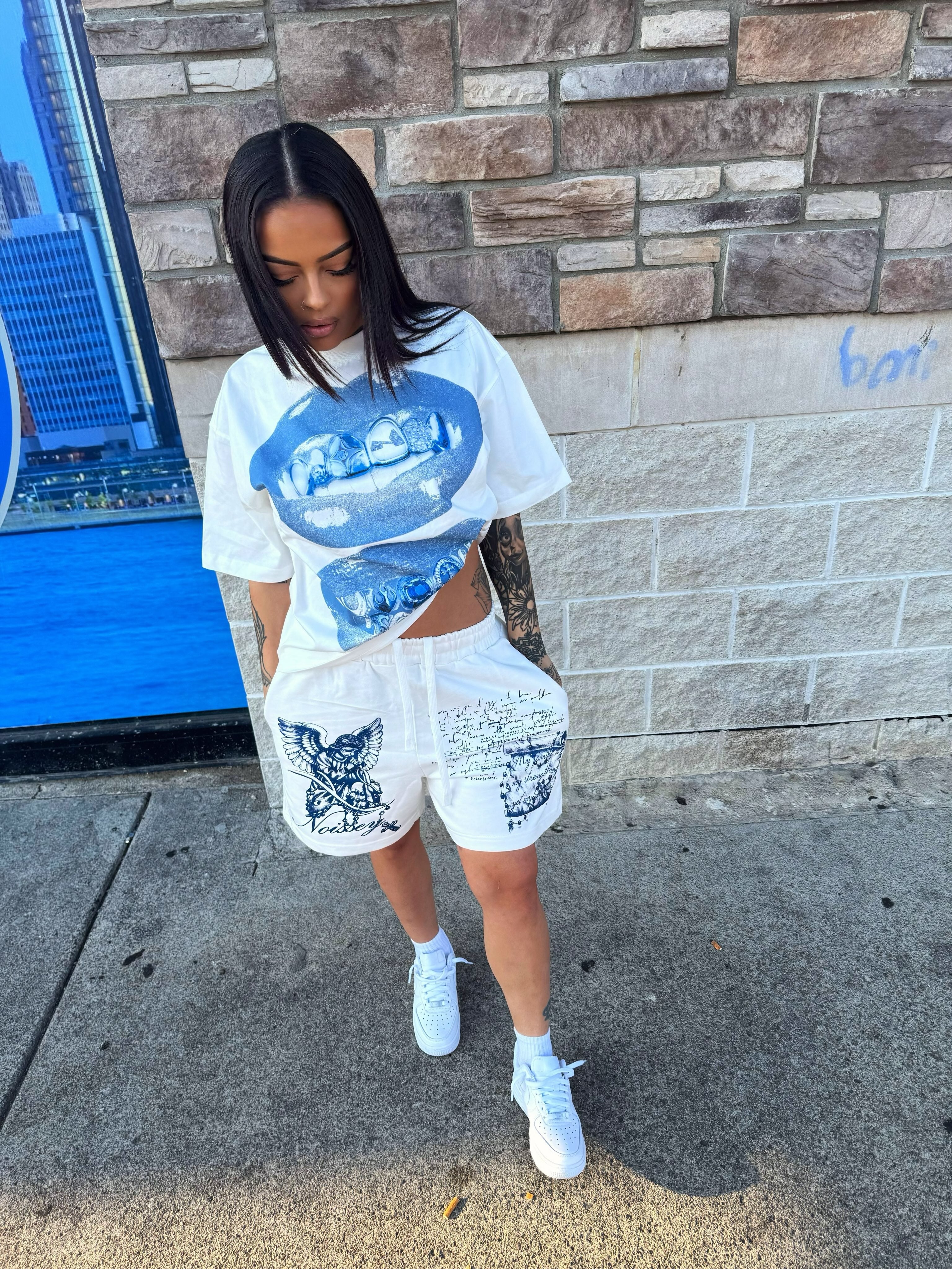 NOISSEY The Original "Blue Lips" Grillz 270g Heavyweight Tee (Standard Fit)