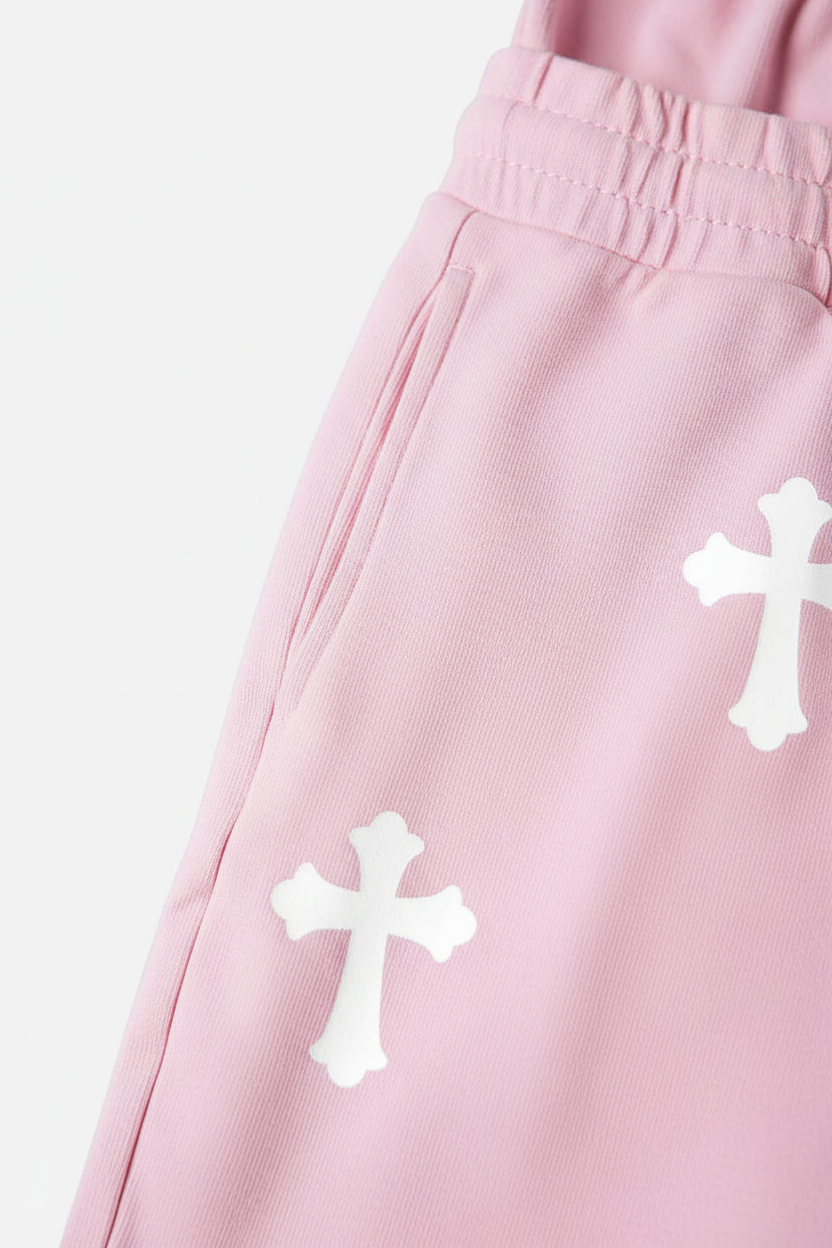 口袋与十字印花细节