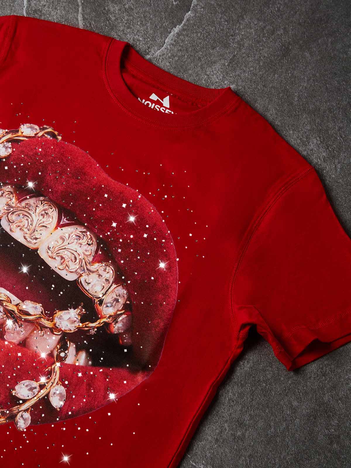NOISSEY "Velvet Sparkle" Y2K Bling Red Lips & Gold Chain Rhinestone T-Shirt - Chili Red