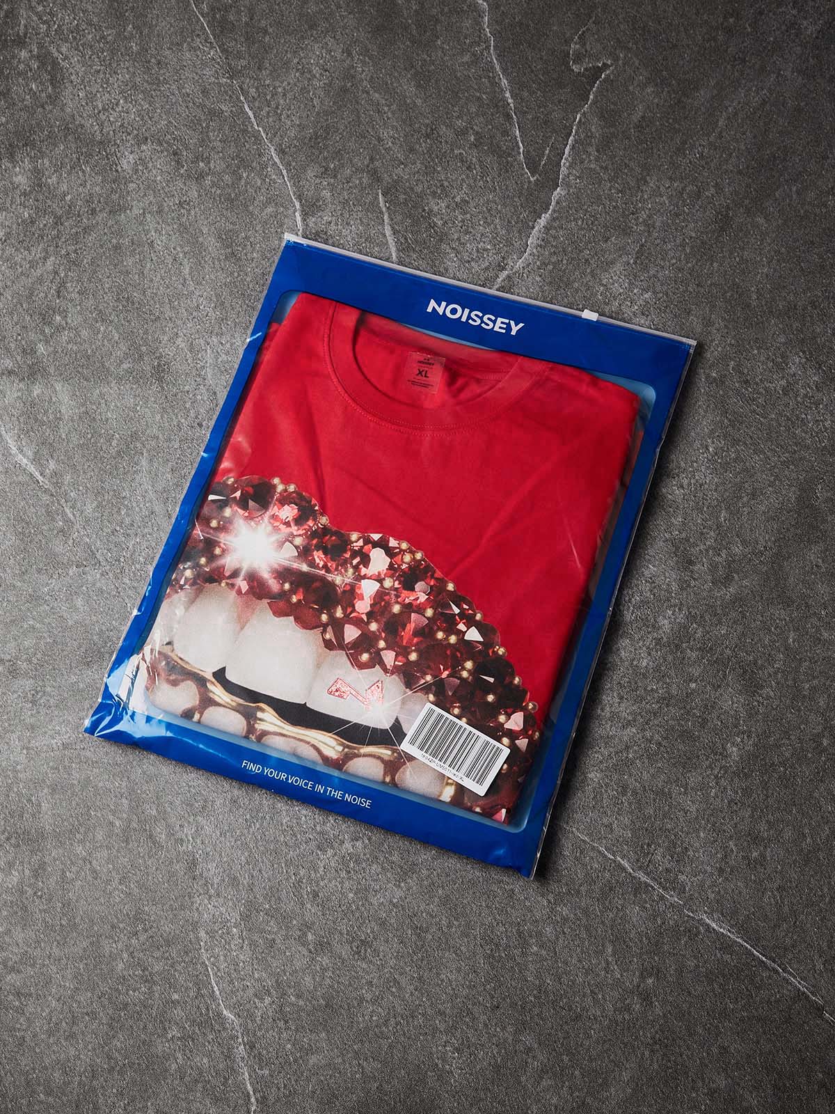 NOISSEY Crimson Lustre Red Gem Sparkle Lip Print T-Shirt - Chili Red