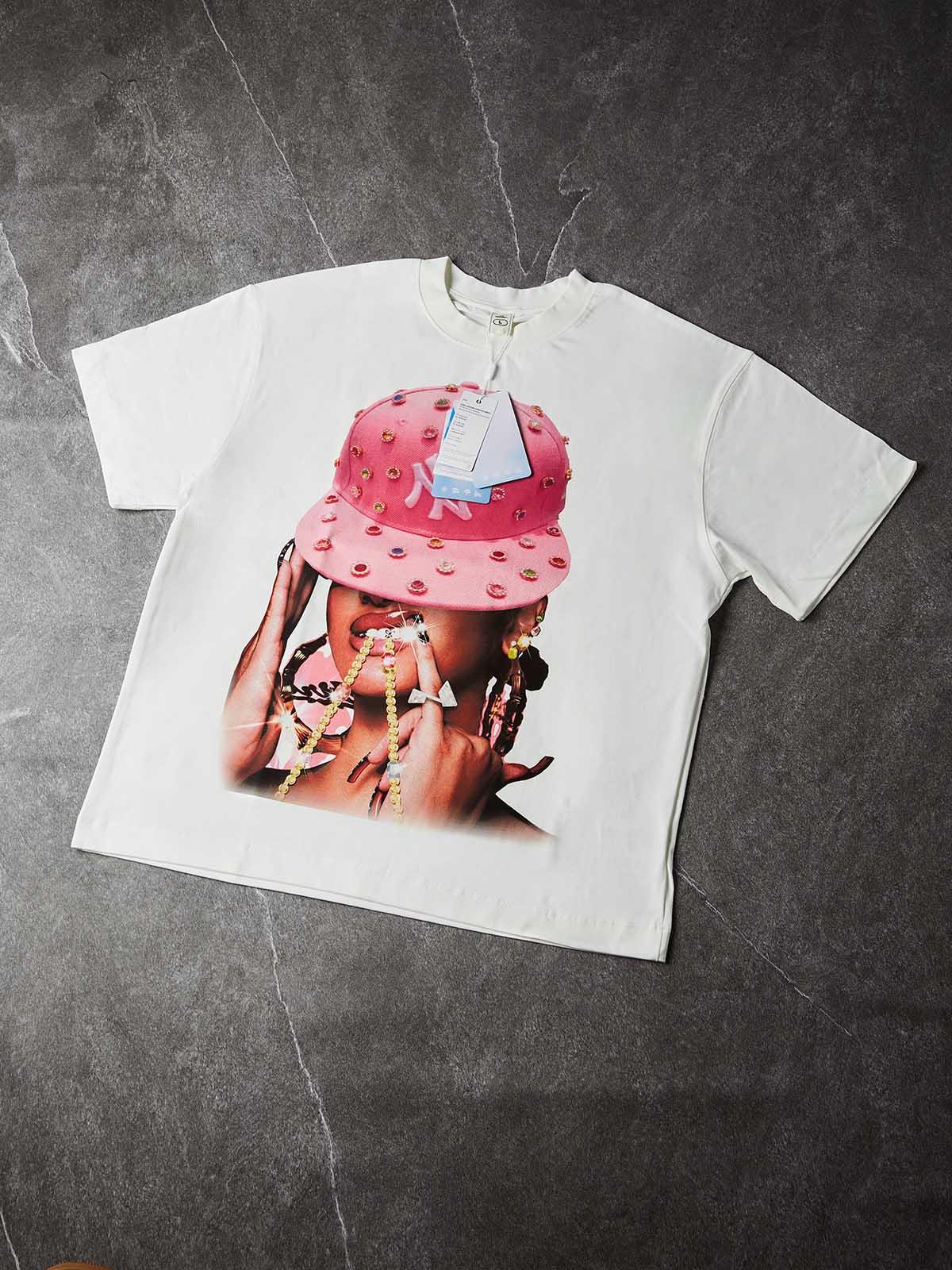 NOISSEY "Pink Diamond-Hat Girl" Character Tee - Clean White 255G Heavyweight Boxy Oversized Fit