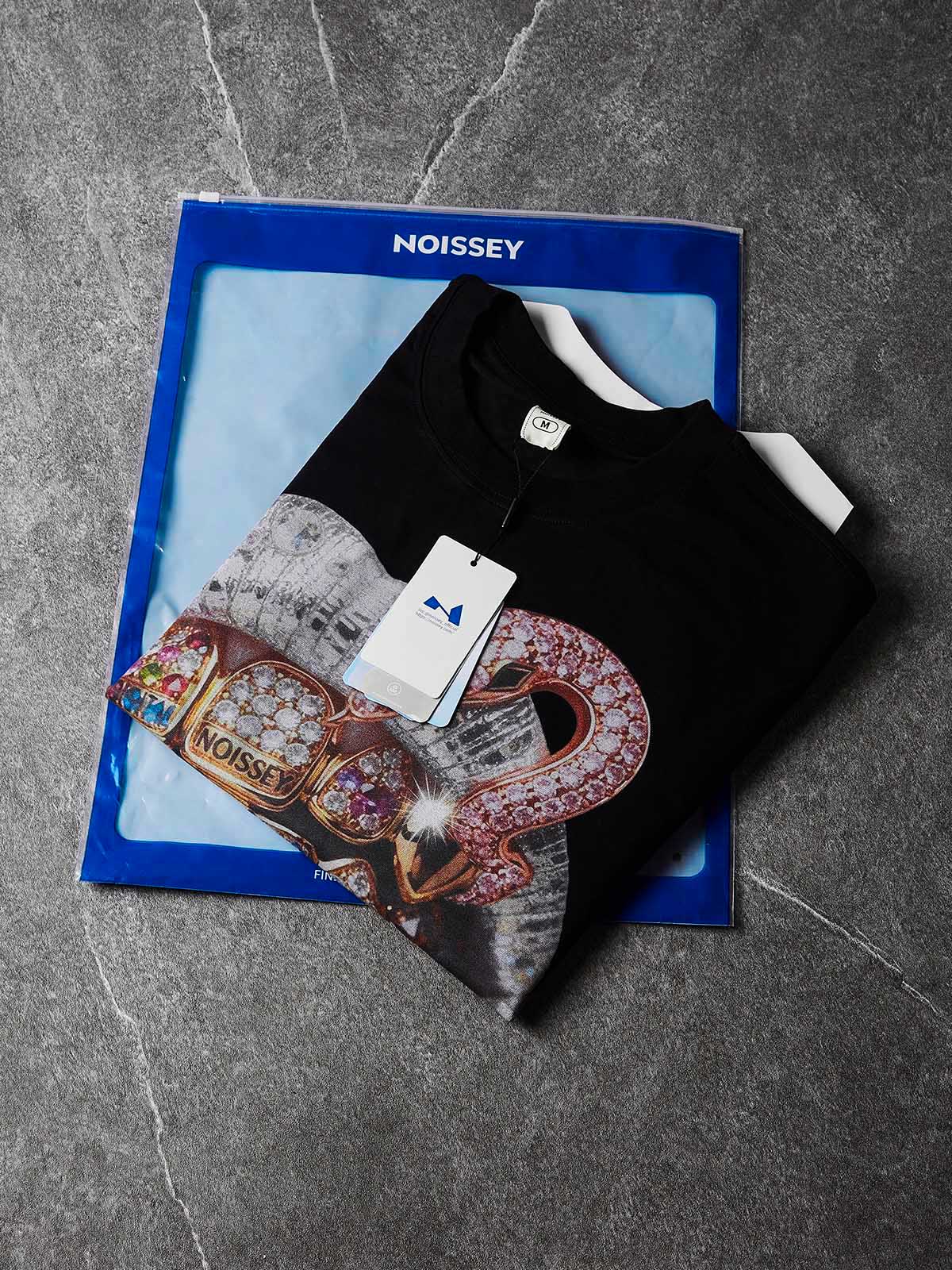 NOISSEY "Pink Snake" Black Tee - Boxy Lips Graphic T-Shirt