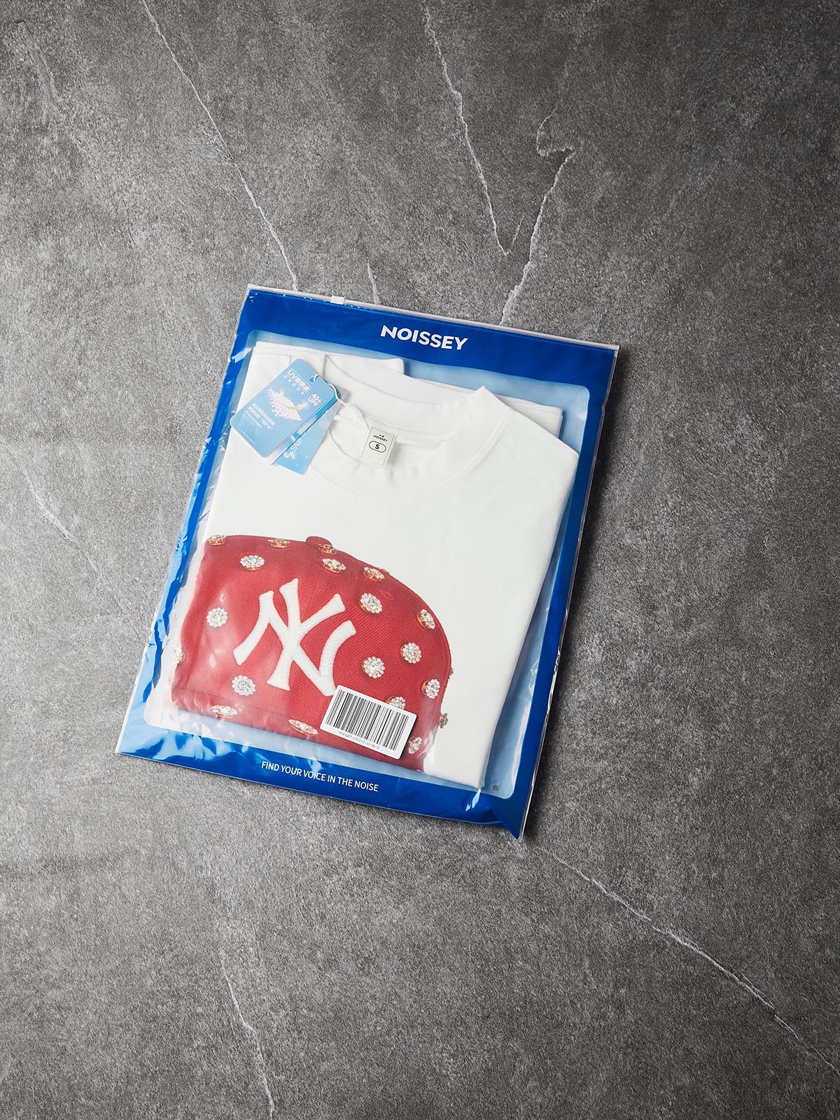 NOISSEY "Bad Boy Red Snapback" Tee - Clean White 260G Heavyweight Little Oversized Streetwear T-Shirt