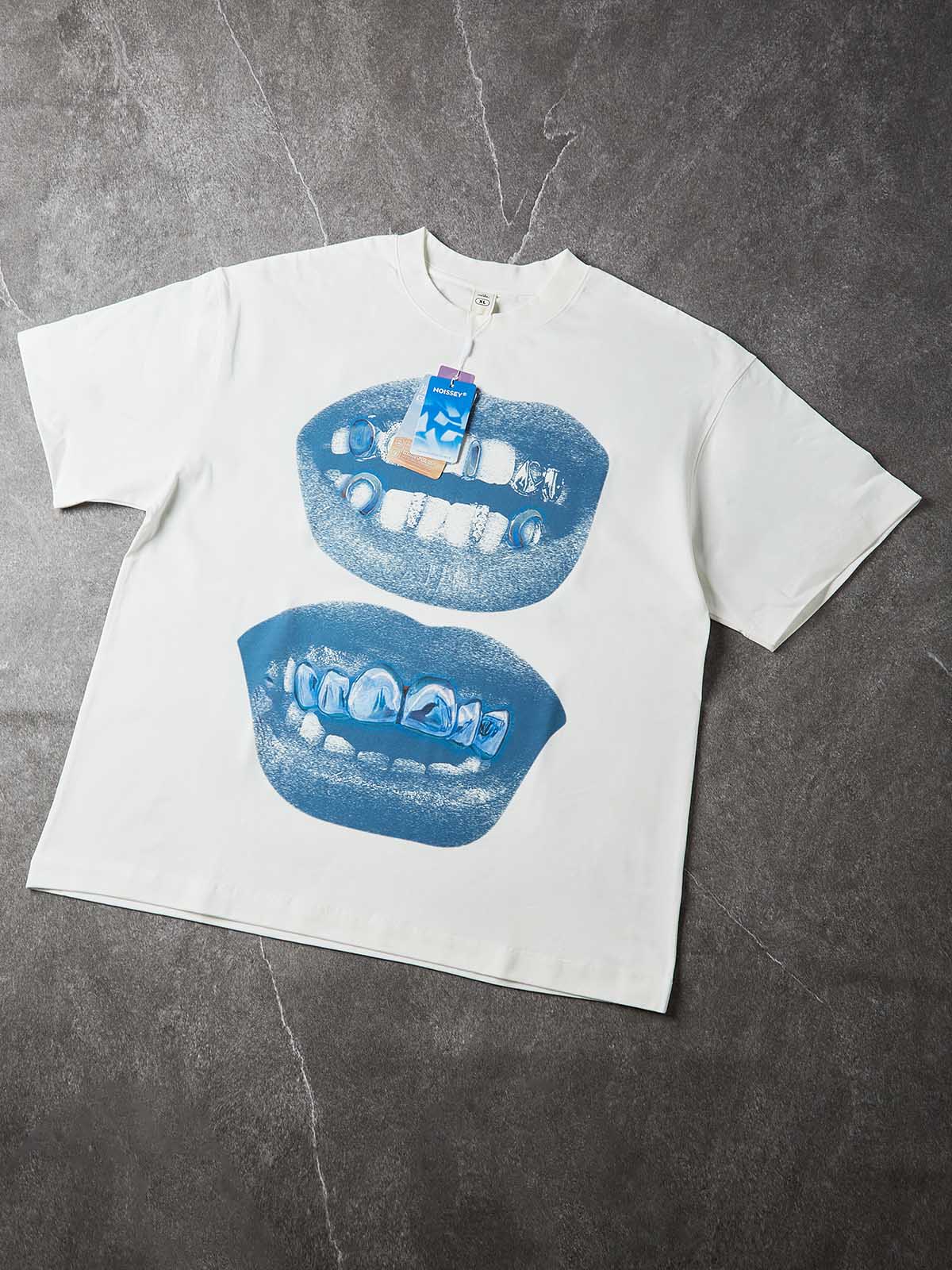 NOISSEY The Original "Blue Lips" Grillz 270g Heavyweight Tee (Standard Fit)