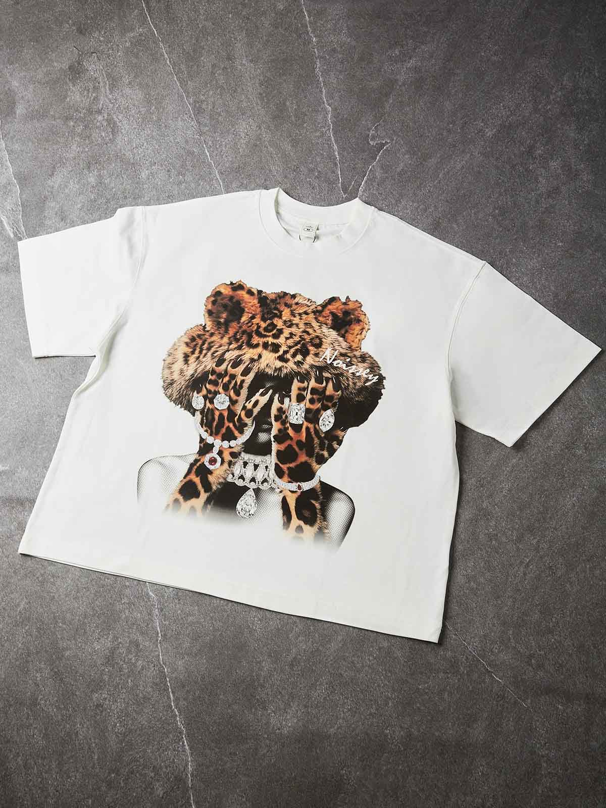 Boxy oversized T-shirt Leopard Girl and Her Diamond Jewelry Print