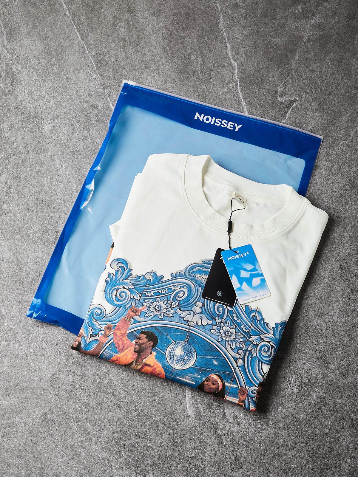 NOISSEY Blue Porcelain Frame & Disco Dancers Long-Sleeve Sweatshirt - Pure White