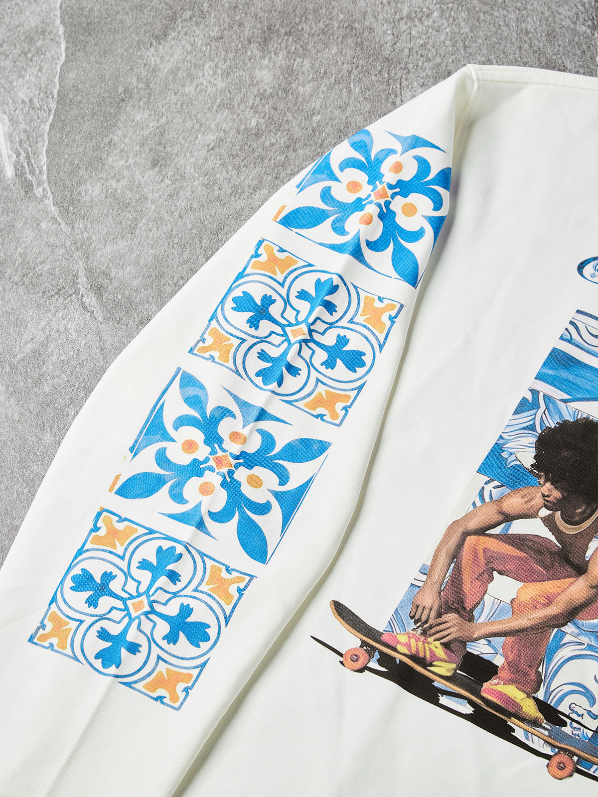 NOISSEY Blue Tile Skater Angels Long-Sleeve Sweatshirt - Pure White