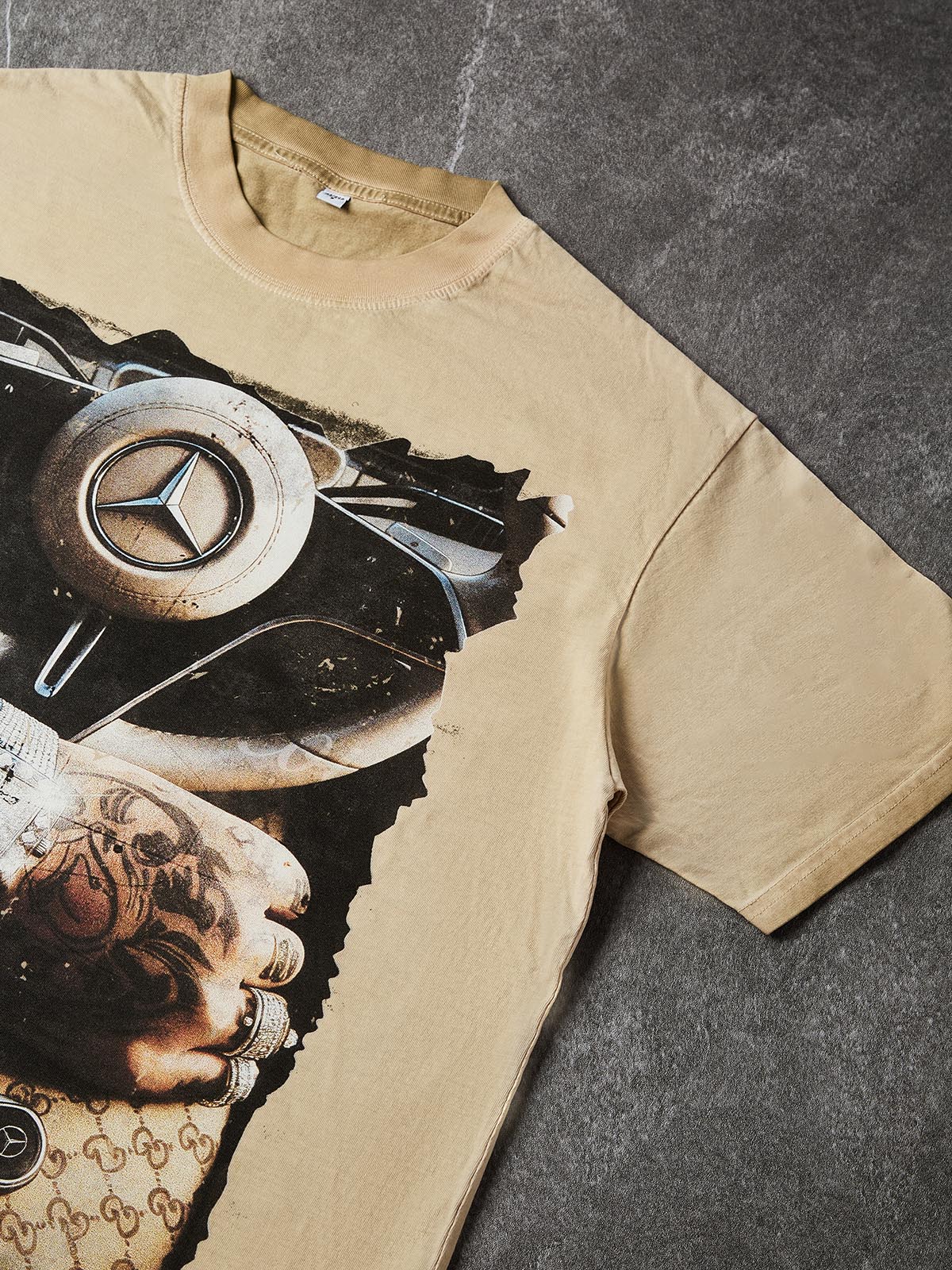 NOISSEY „Instant Luxury“-Vintage-Washed-Grafik-T-Shirt – Retro-Sandfarben