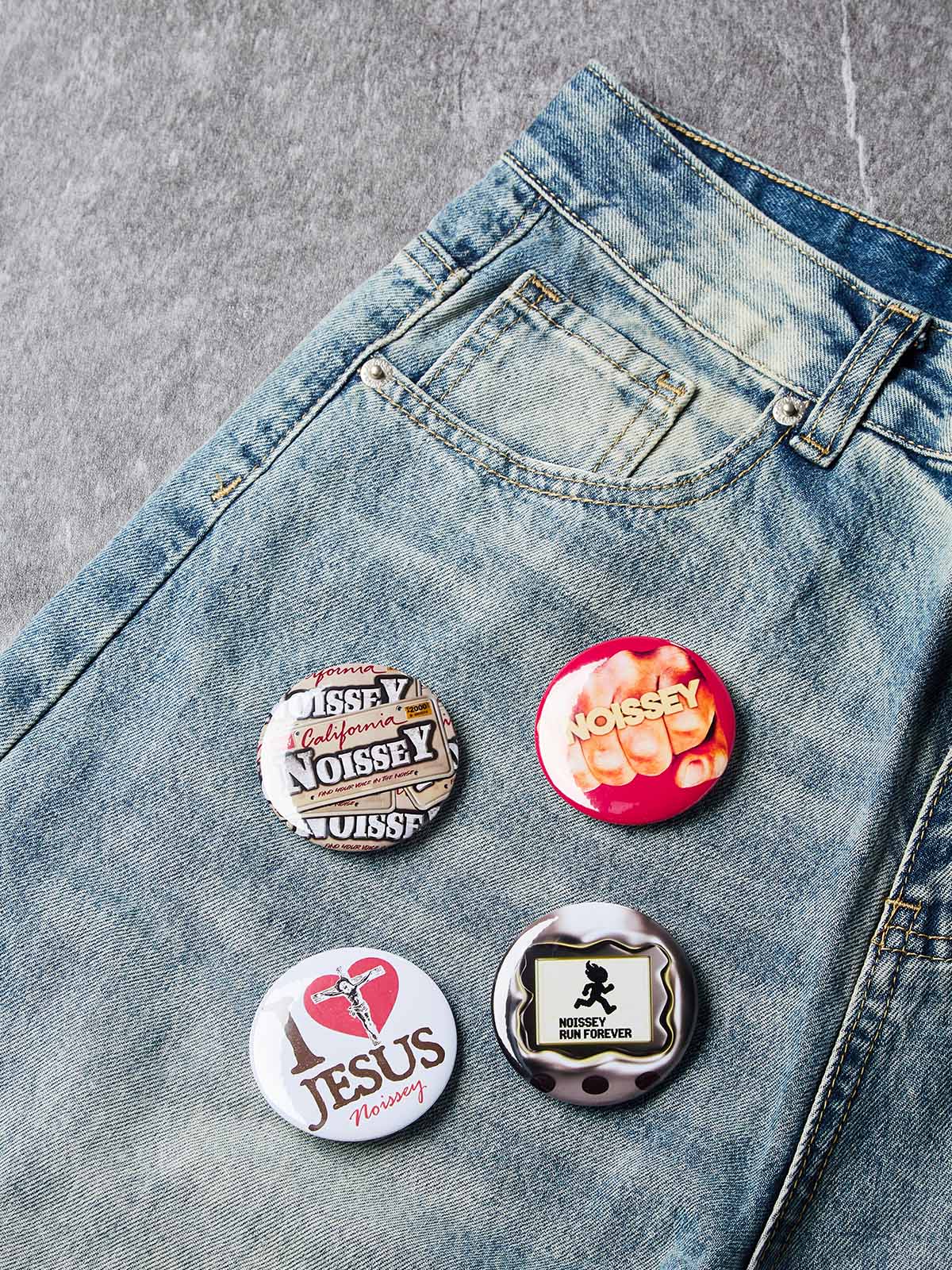 NOISSEY Vintage Washed Whiskered Curved-Leg Denim Jeans with DIY Badges - Vintage Blue