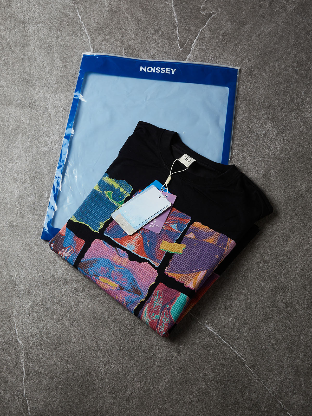 Camiseta NOISSEY de manga larga con efecto de capas y retrato pop art de cuadrícula de nueve - Negro