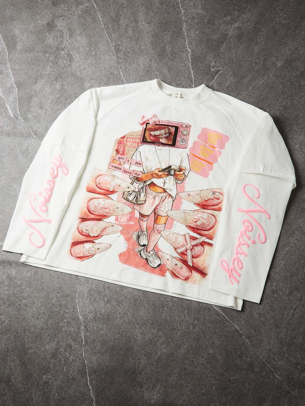 T-shirt NOISSEY Y2K a maniche lunghe con ragazza con fotocamera rosa e nail art, effetto sovrapposto - Bianco puro