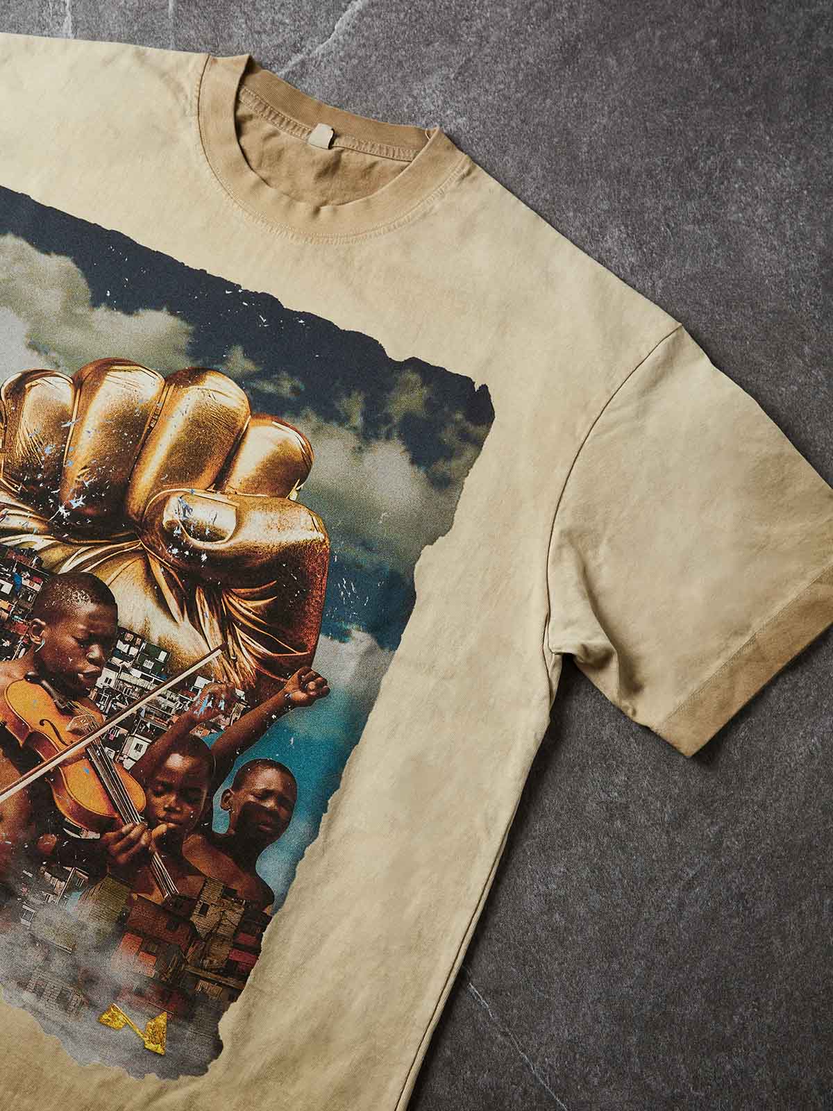 T-Shirt mit gewaschenem „Freedom“-Collage-Print