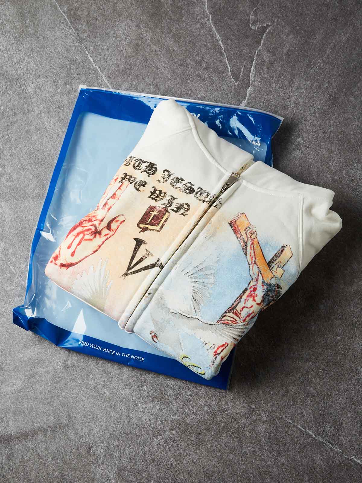 NOISSEY Sacred Heart & Dove Vintage Collage Full-Zip Hoodie - Pure White